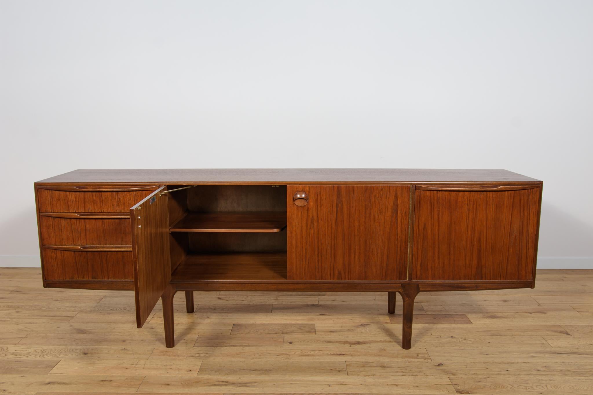  Mid-Century Teak Sideboard by Tom Robertson for McIntosh, United Knigdom, 1960s For Sale 4