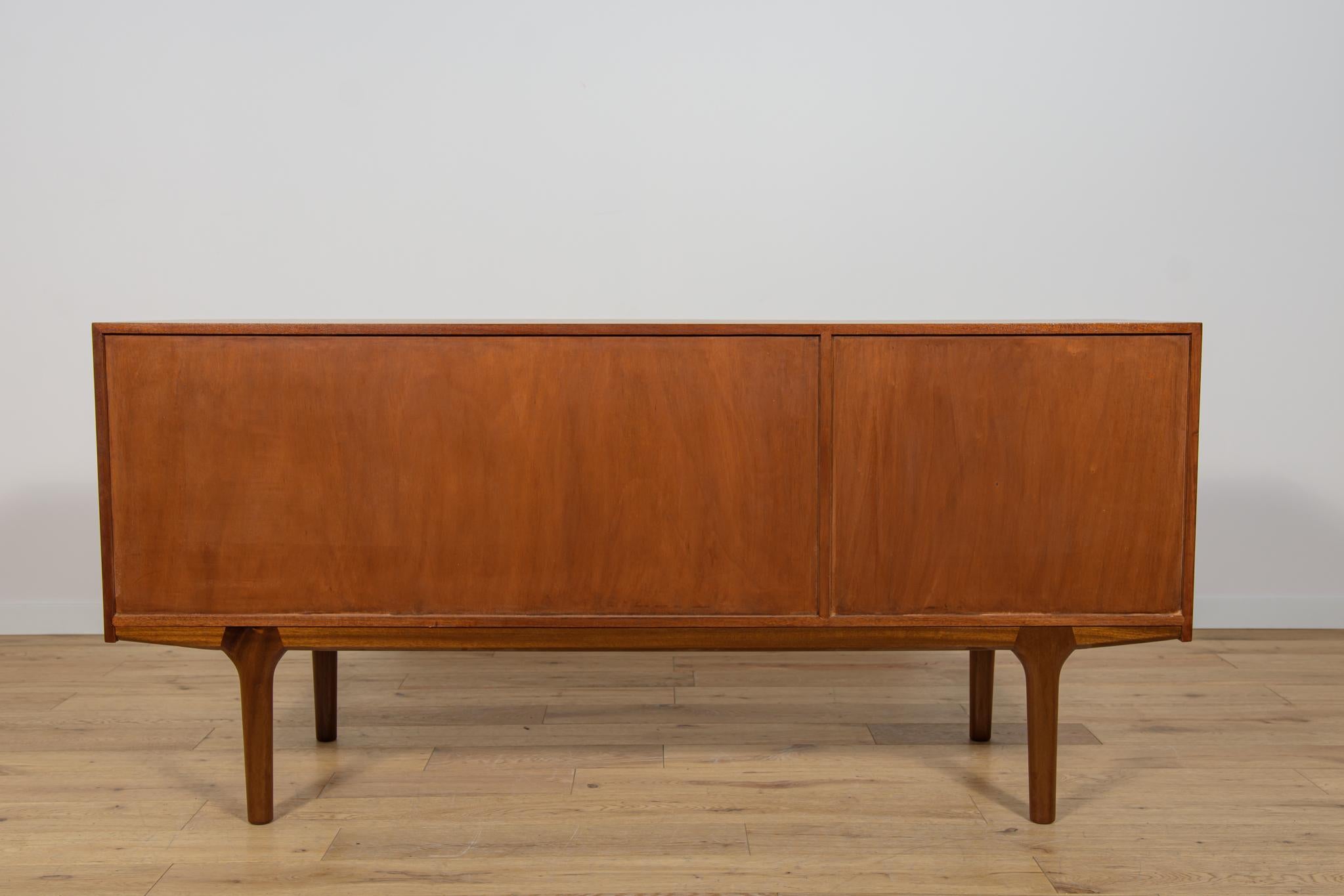 Falegnameria Credenza in teak di metà secolo di Tom Robertson per McIntosh, Regno Unito, anni '60 in vendita