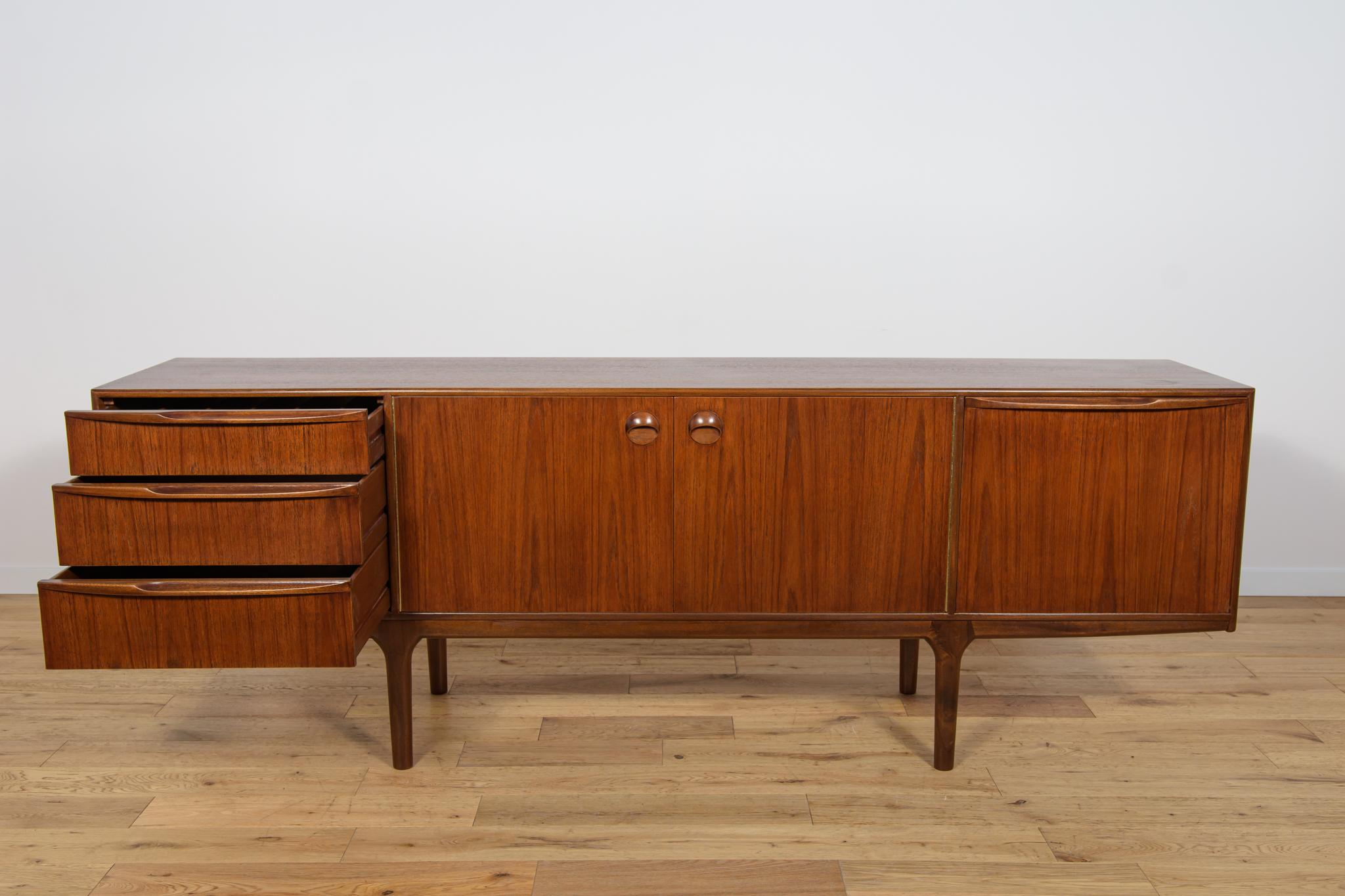 Milieu du XXe siècle Buffet en teck du milieu du siècle dernier de Tom Robertson pour McIntosh, United Knigdom, années 1960 en vente