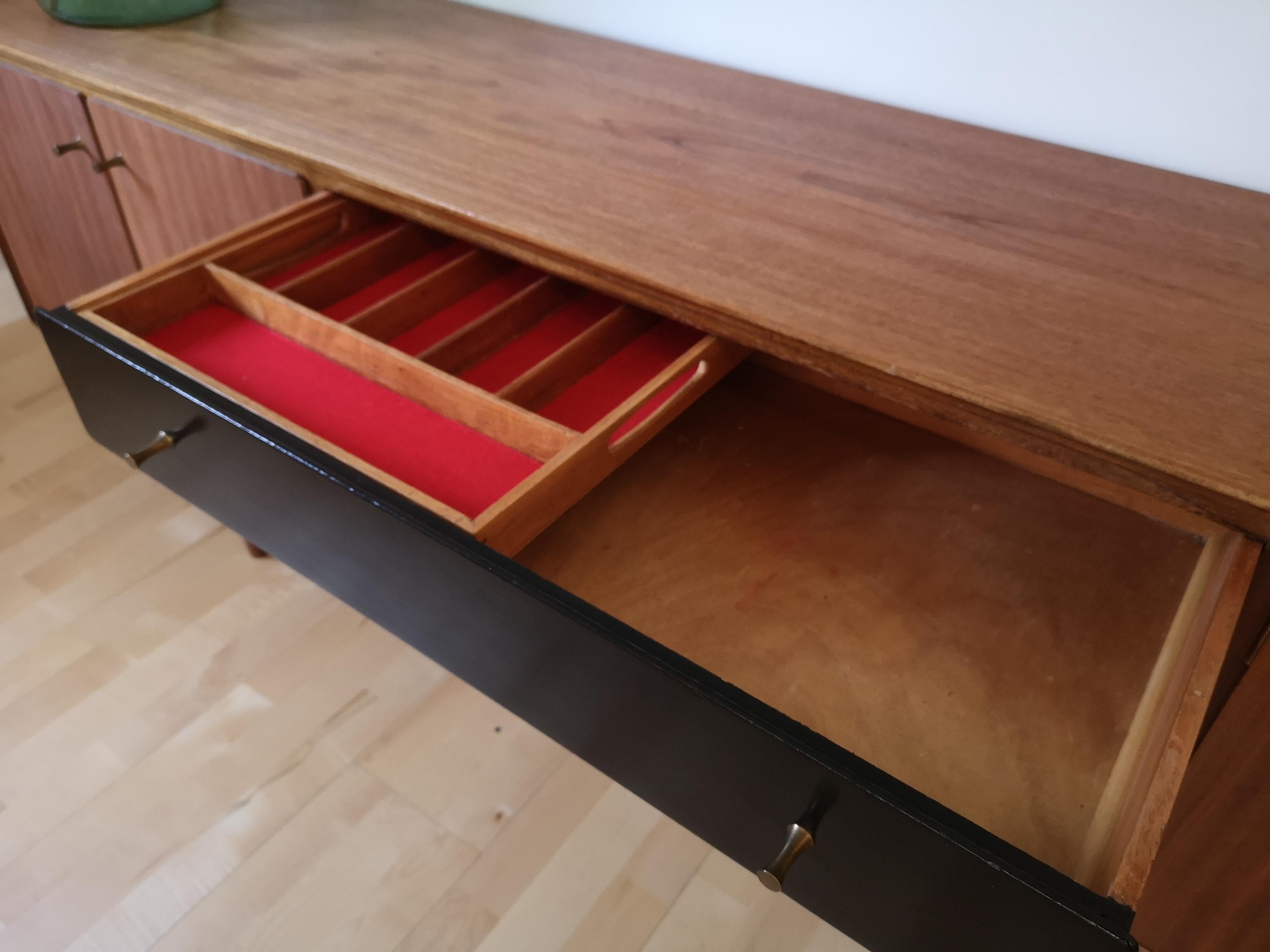 Mid-Century moderno Credenza credenza in teak del Medioevo di Everest of Long Eaton, Inghilterra