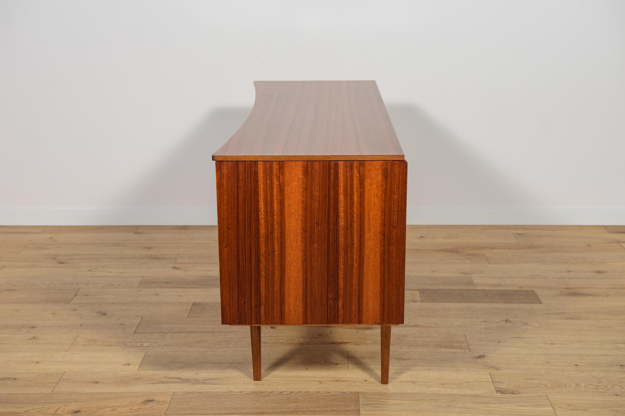 Travail du bois Buffet du milieu du siècle dernier d'Austinsuite, United Knigdom, années 1960 en vente