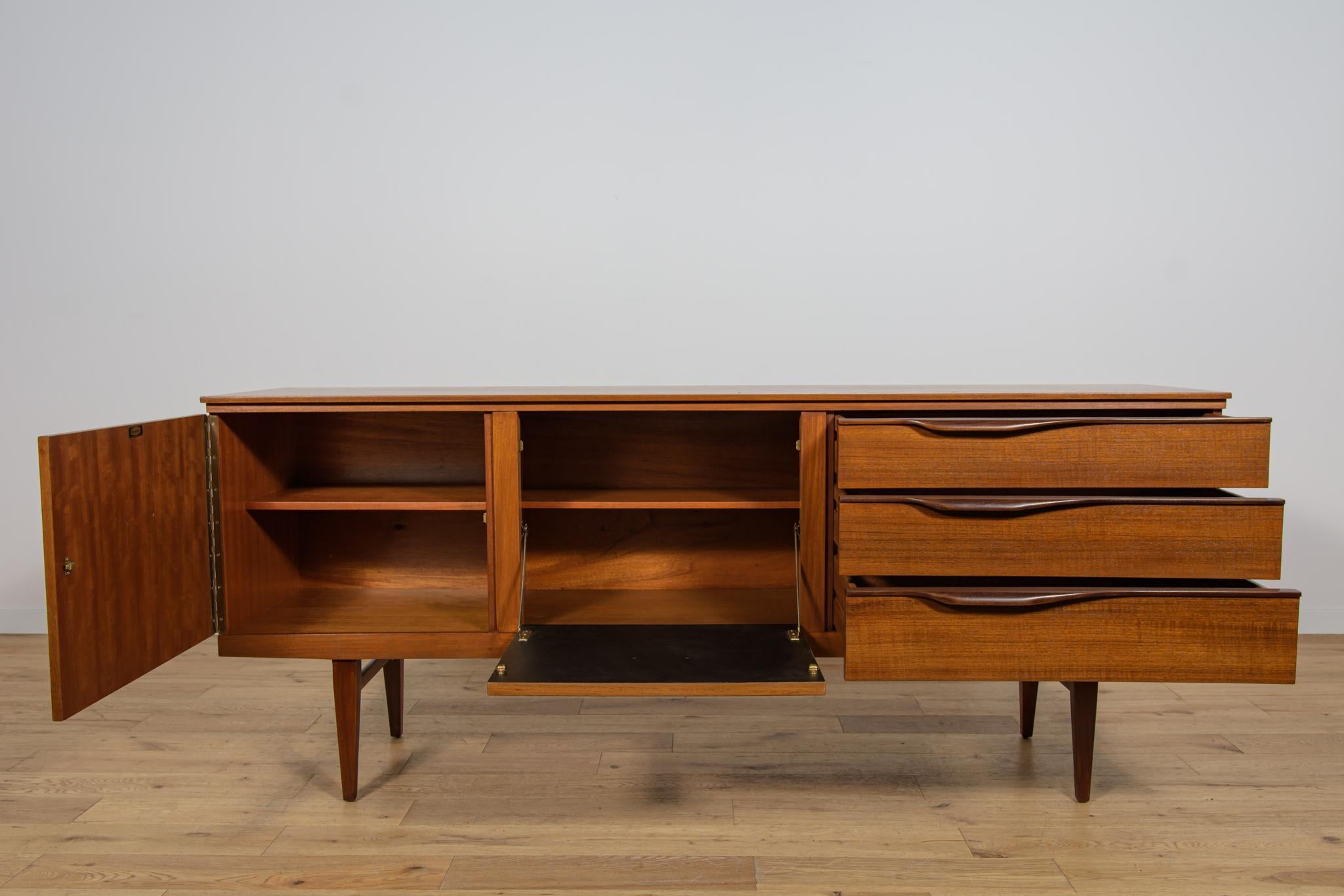 Mid-Century-Sideboard aus Teakholz von Beautility, United Knigdom, 1960er Jahre im Angebot 1