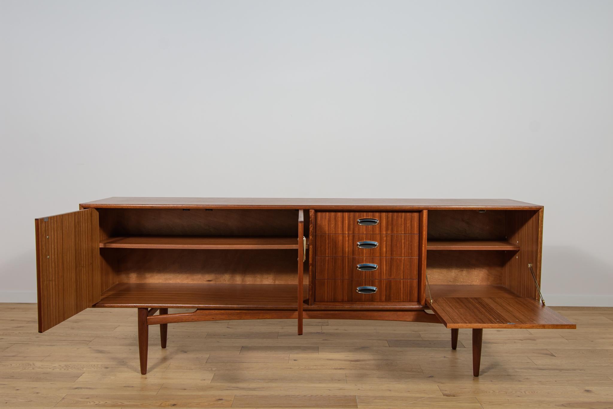 Enfilade en teck du milieu du siècle dernier de G-Plan, années 1960 en vente 4