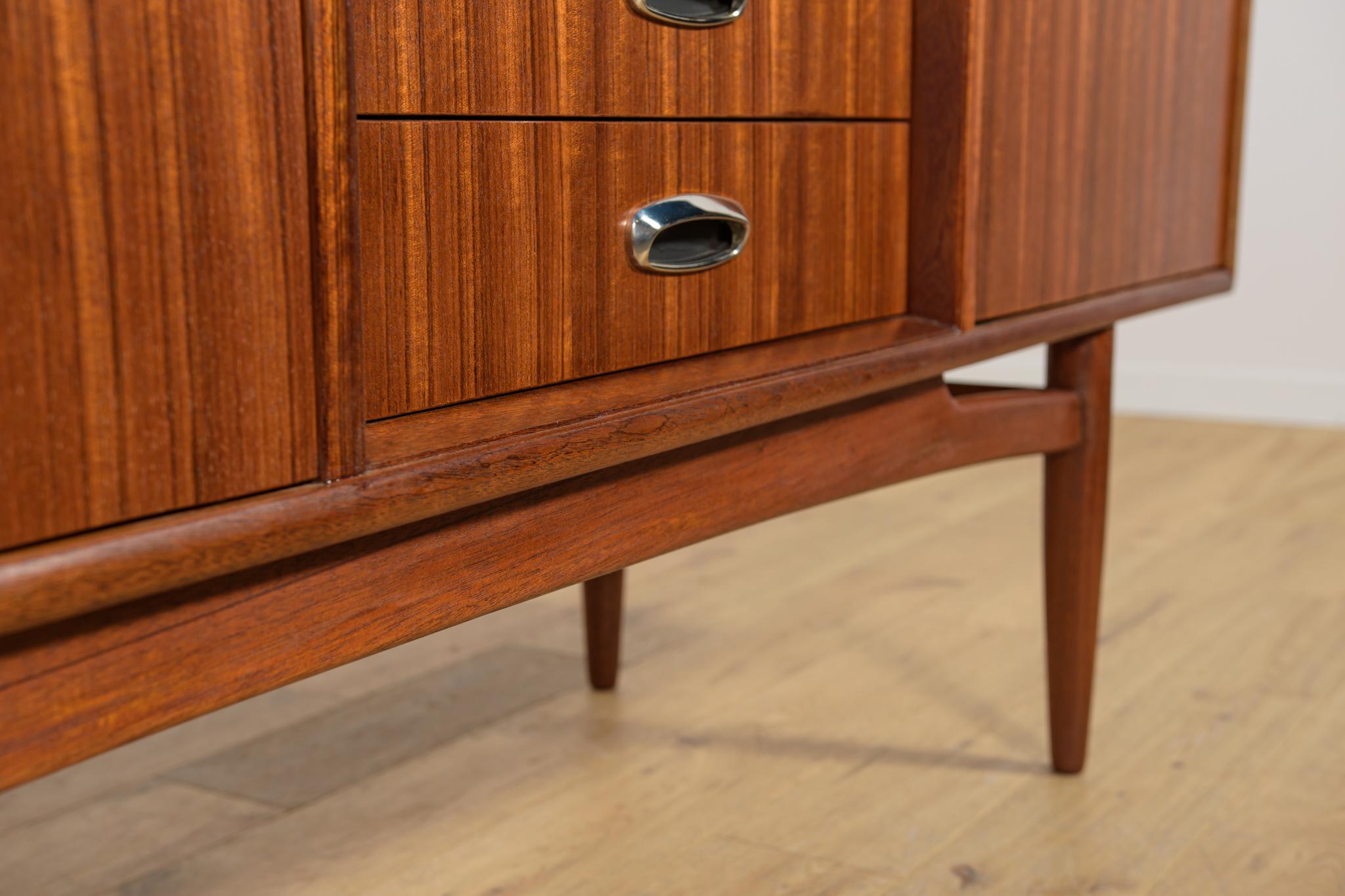 Credenza in teak di metà secolo di G-Plan, anni '60 in vendita 11