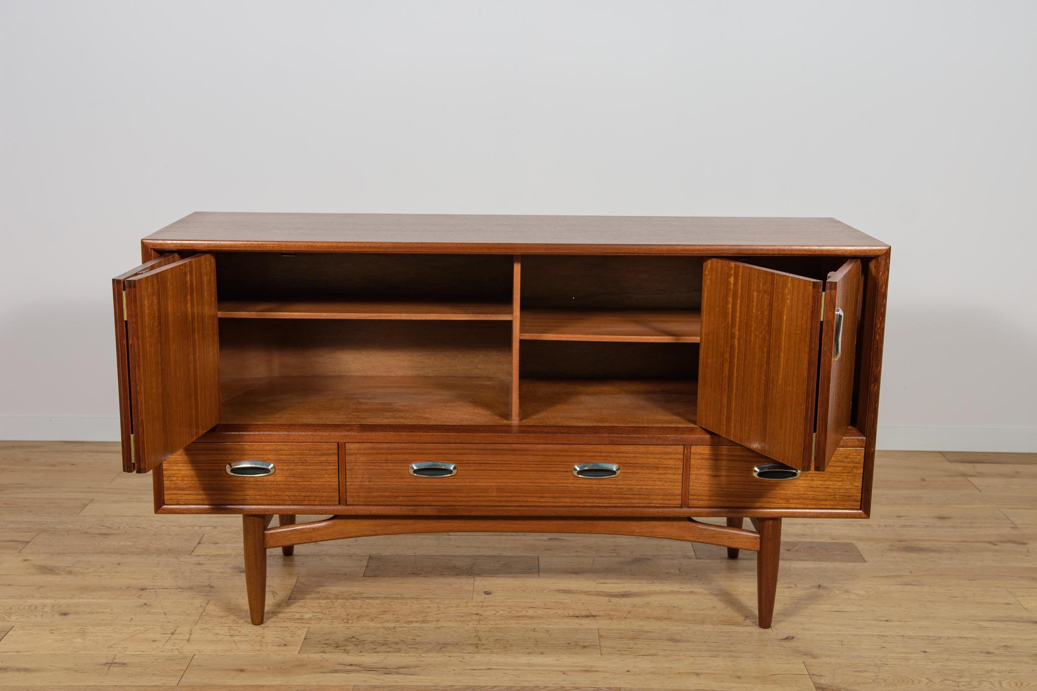 Enfilade du milieu du siècle dernier de G-Plan, United Knigdom, années 1960 en vente 3