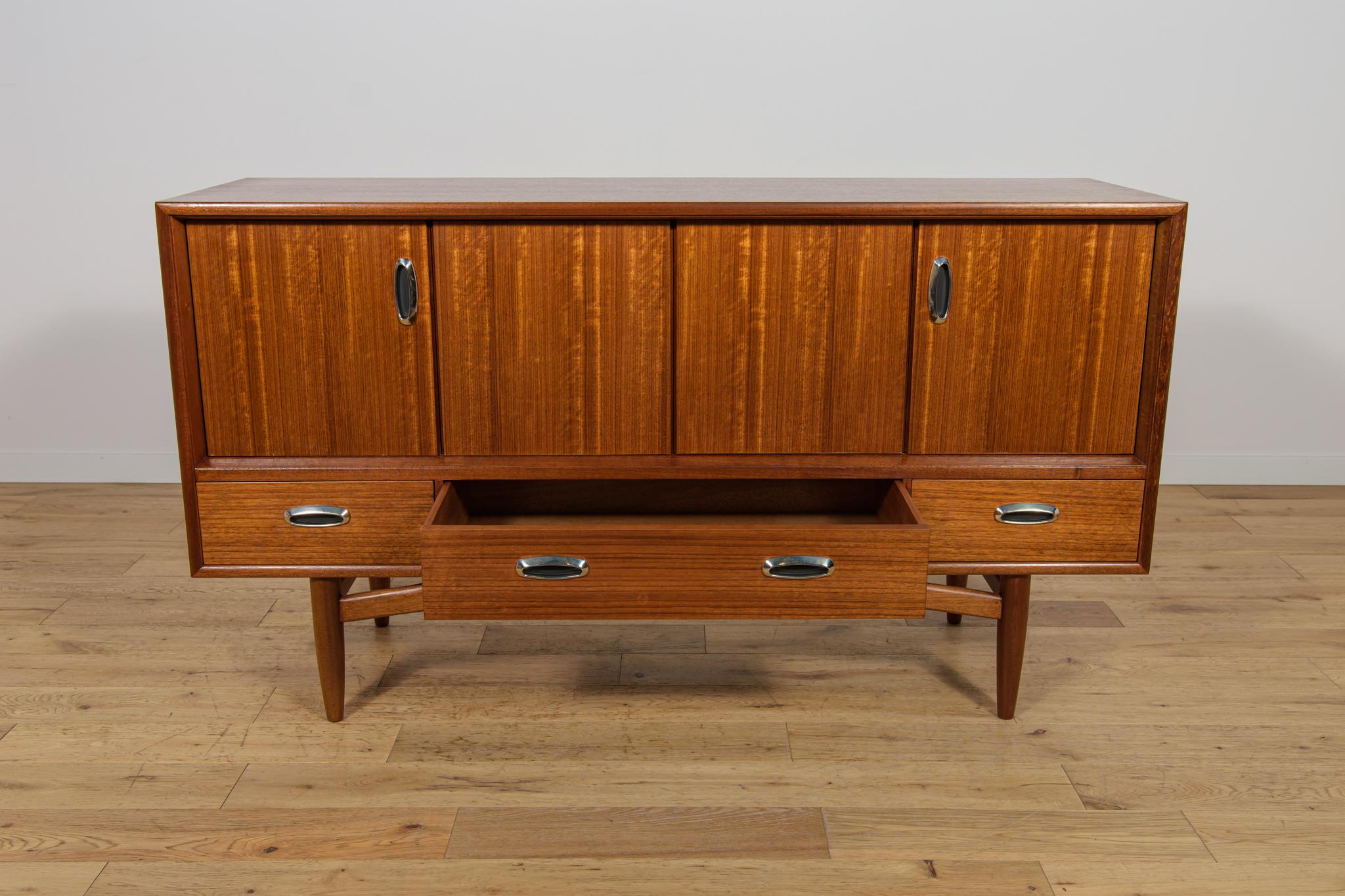 Enfilade du milieu du siècle dernier de G-Plan, United Knigdom, années 1960 en vente 4