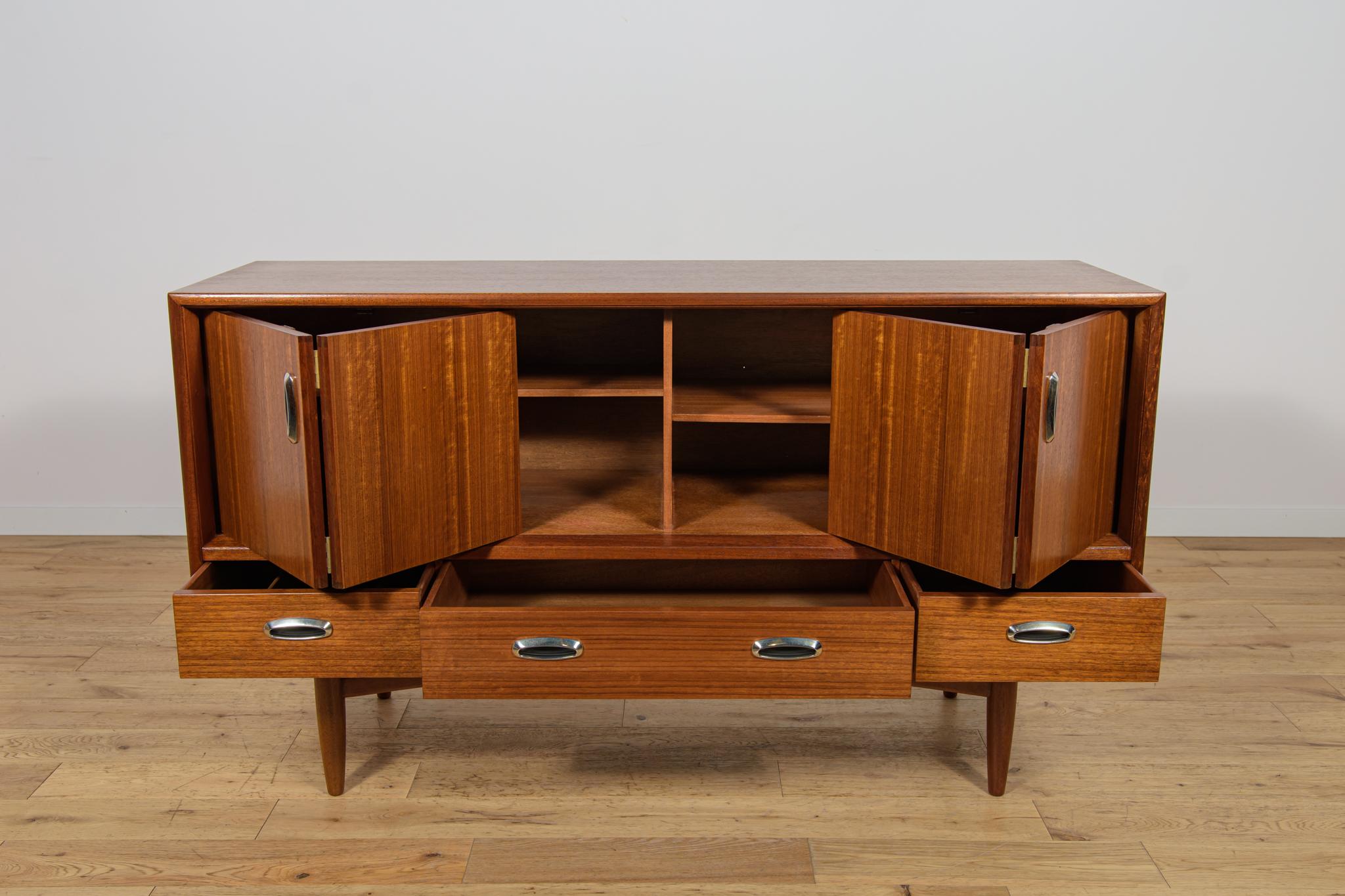 Enfilade du milieu du siècle dernier de G-Plan, United Knigdom, années 1960 en vente 1