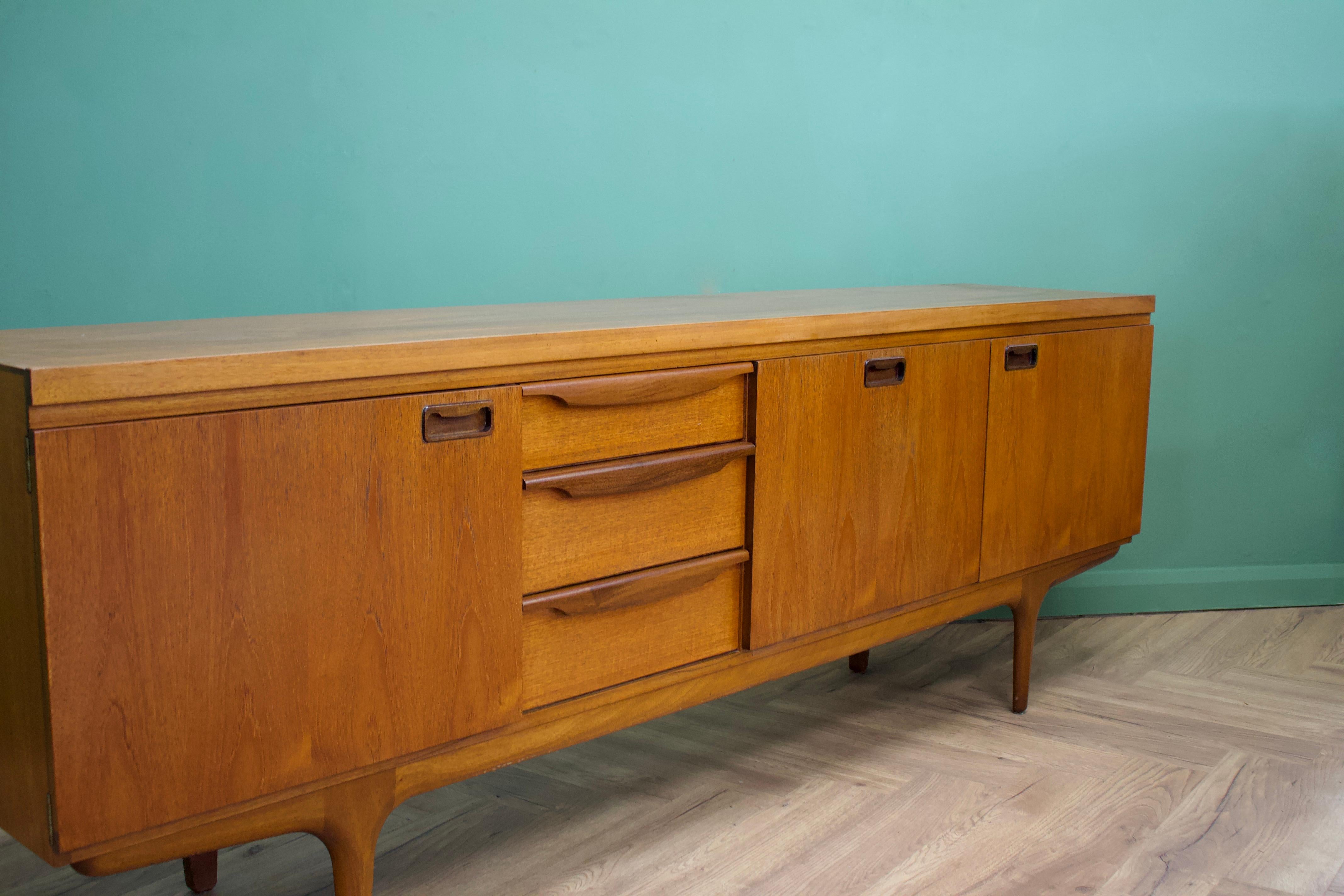 Mid Century Teak Sideboard from Greaves & Thomas, 1960s In Good Condition In South Shields, GB