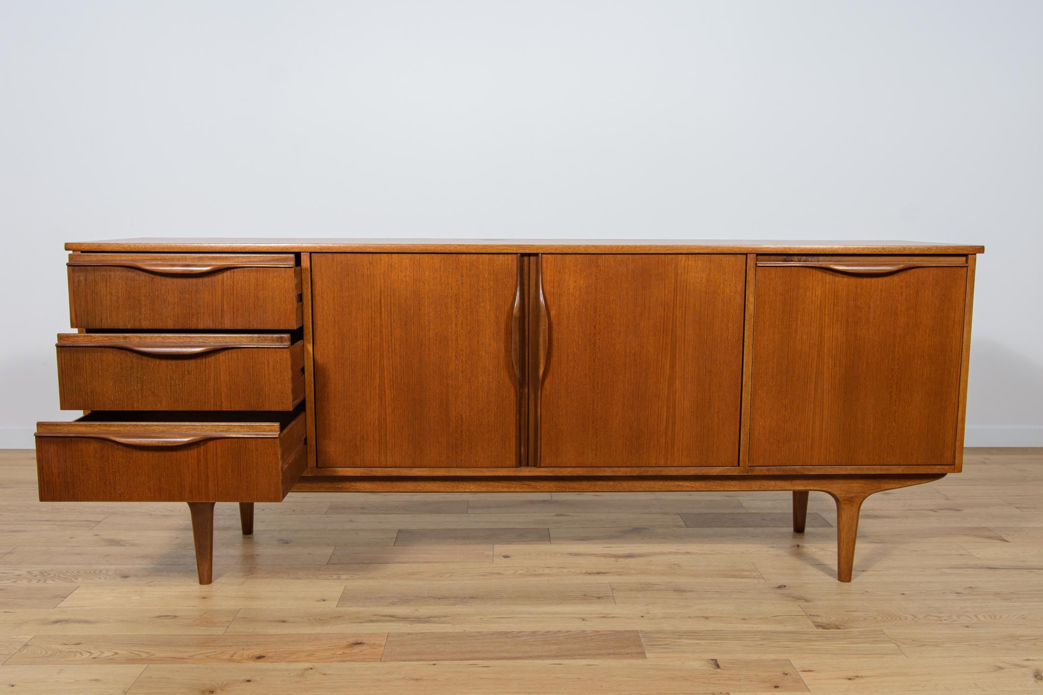 Mid-Century Teak Sideboard from Jentique, 1960s For Sale 5