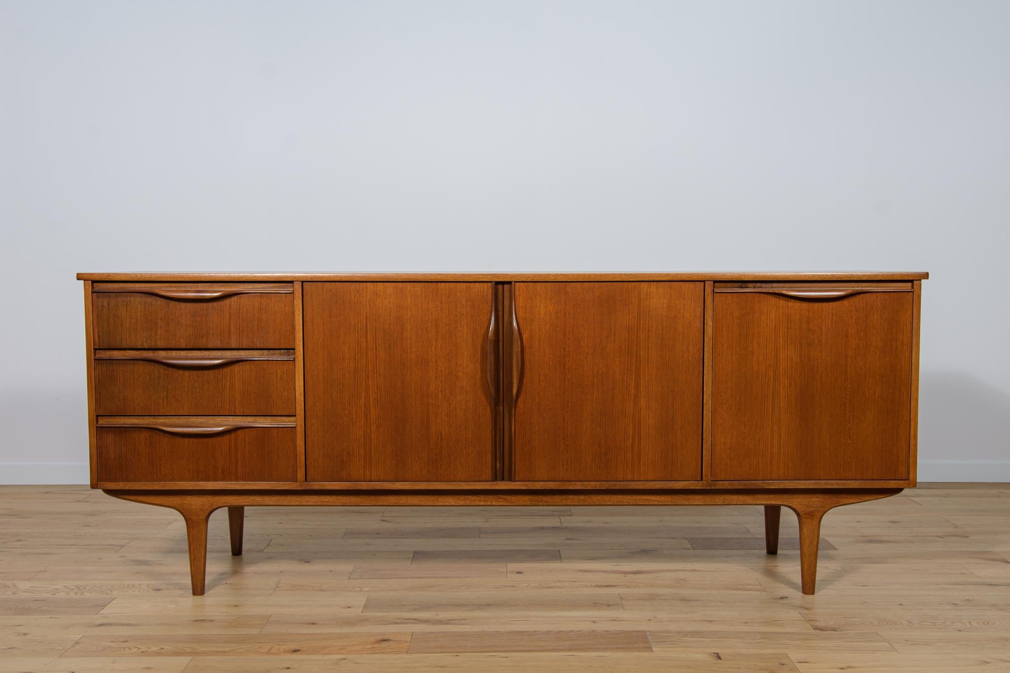 Mid-Century Modern Mid-Century Teak Sideboard from Jentique, 1960s For Sale