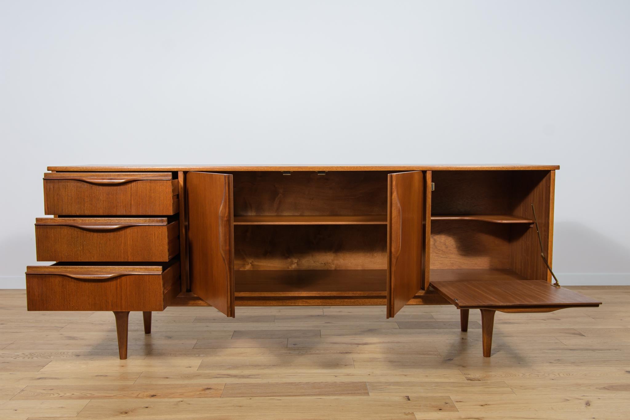 Mid-Century Teak Sideboard from Jentique, 1960s For Sale 2