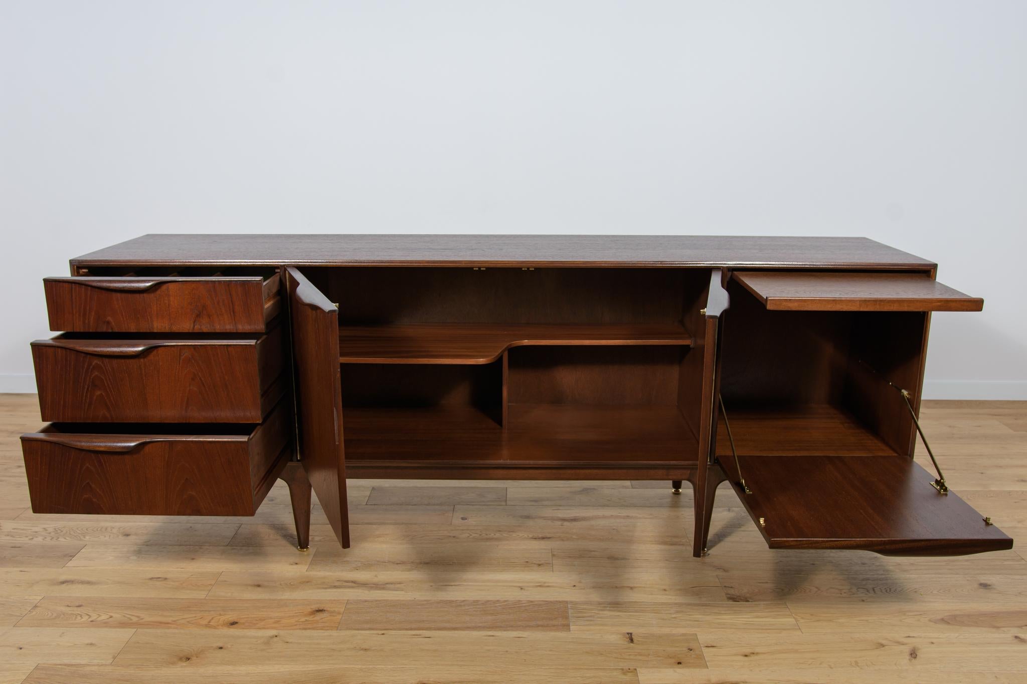 Mid-Century Teak Sideboard from McIntosh, 1960s For Sale 3