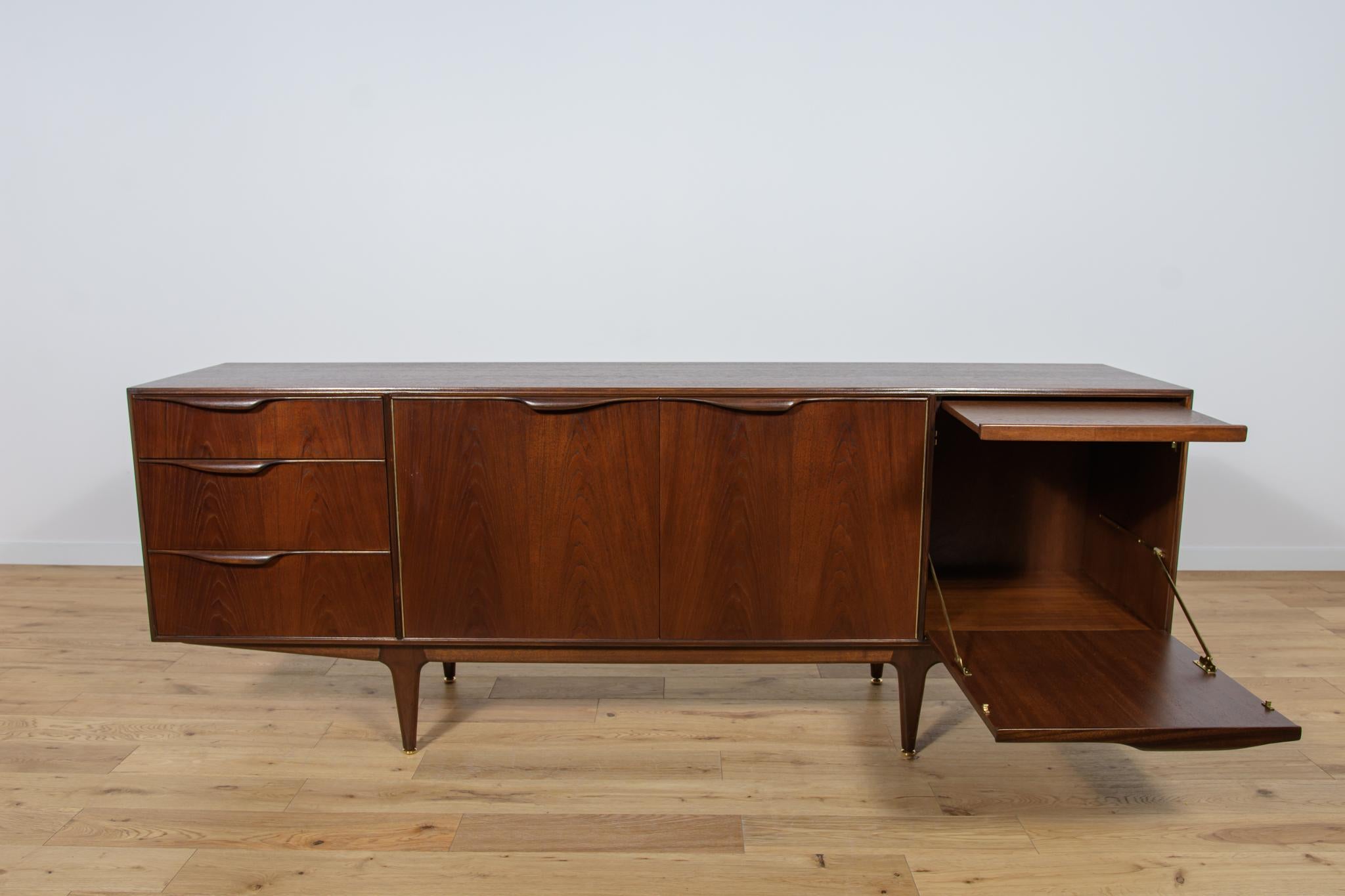 Mid-Century Teak Sideboard from McIntosh, 1960s For Sale 4