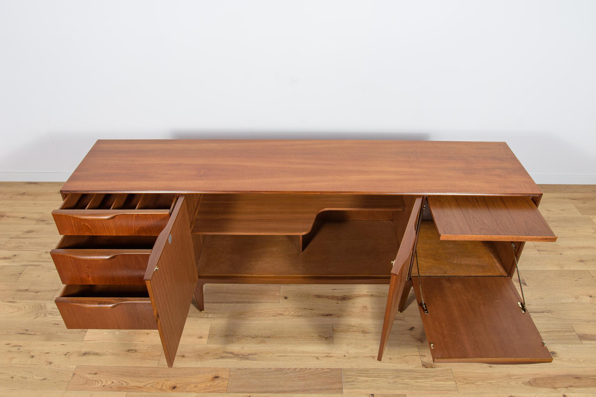 Mid-Century Teak Sideboard from McIntosh, 1960s For Sale 1