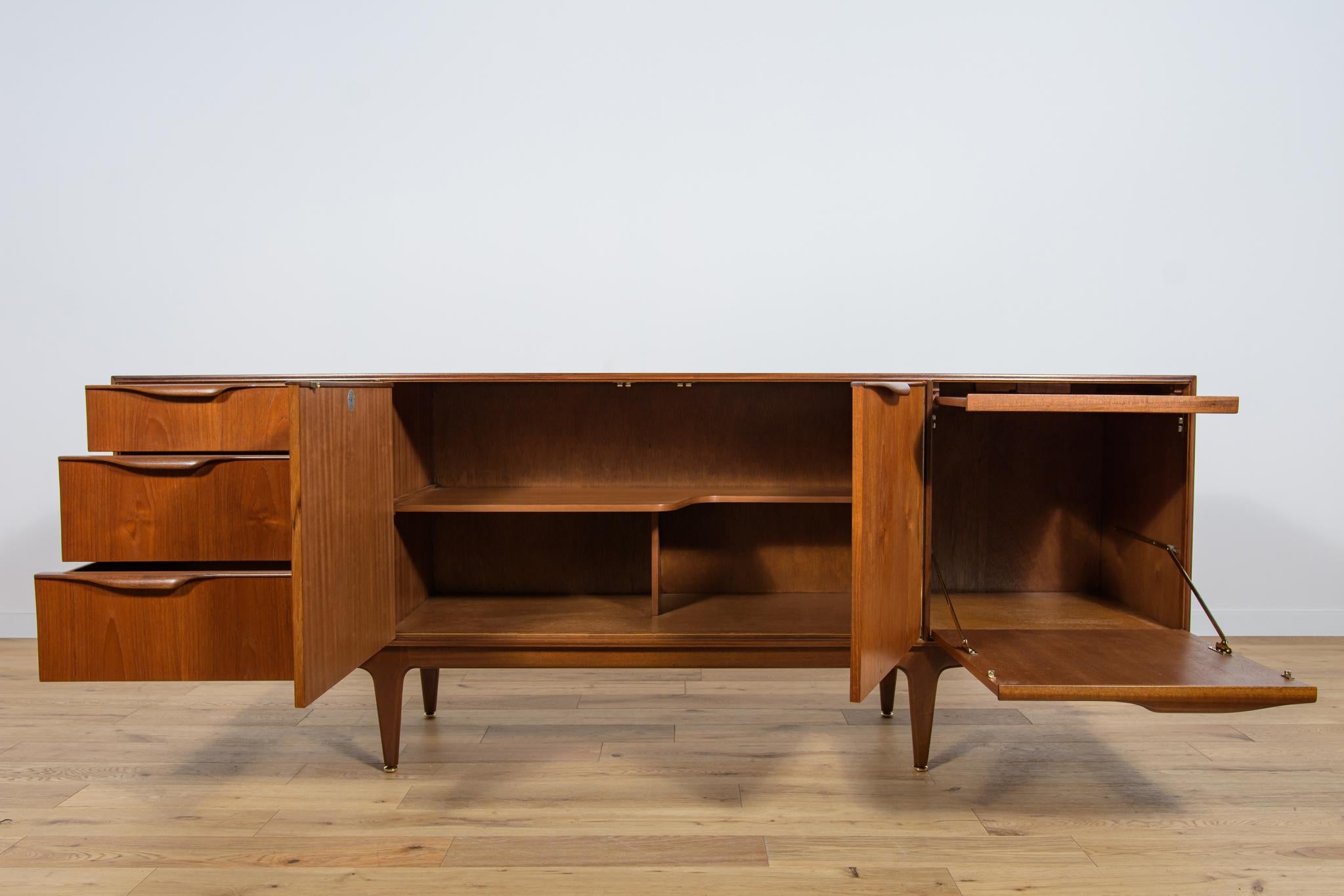 Mid-Century Teak Sideboard from McIntosh, 1960s For Sale 2