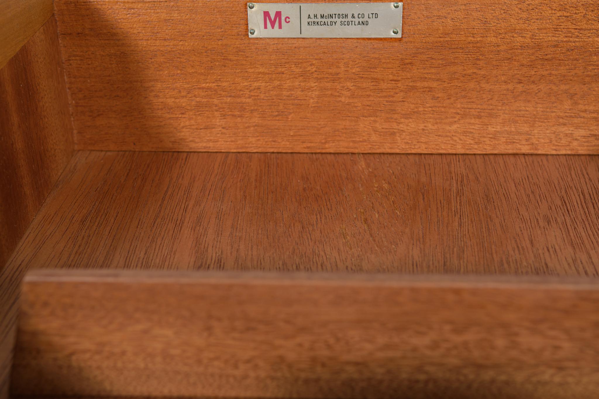Mid-Century-Sideboard aus Teakholz von McIntosh, United Knigdom, 1960er Jahre im Angebot 11