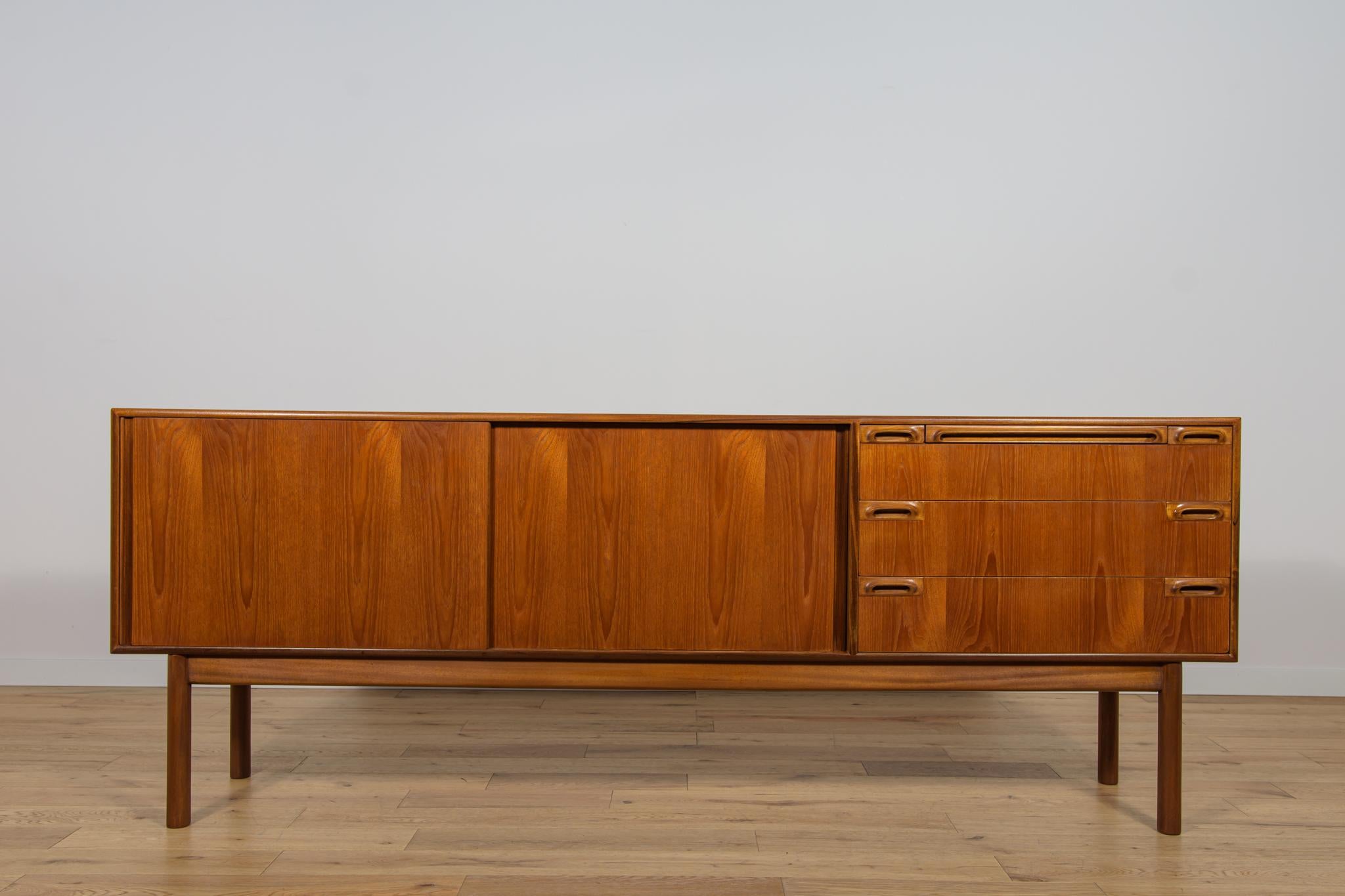 Mid-Century-Sideboard aus Teakholz von McIntosh, United Knigdom, 1960er Jahre (Moderne der Mitte des Jahrhunderts) im Angebot
