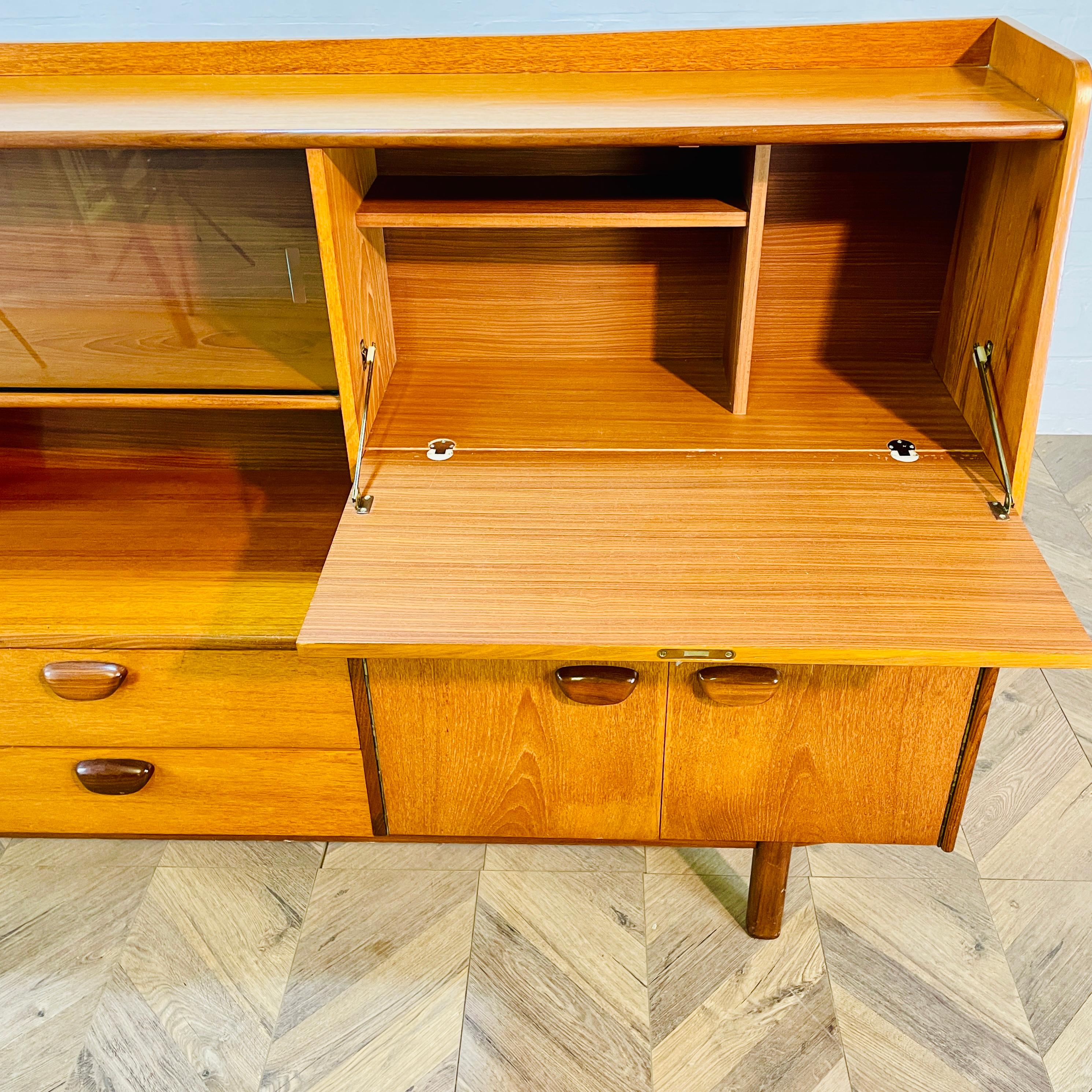 Mid-Century Sideboard / Highboard aus Teakholz, hergestellt von Portwood Furniture, 1970er Jahre im Angebot 3