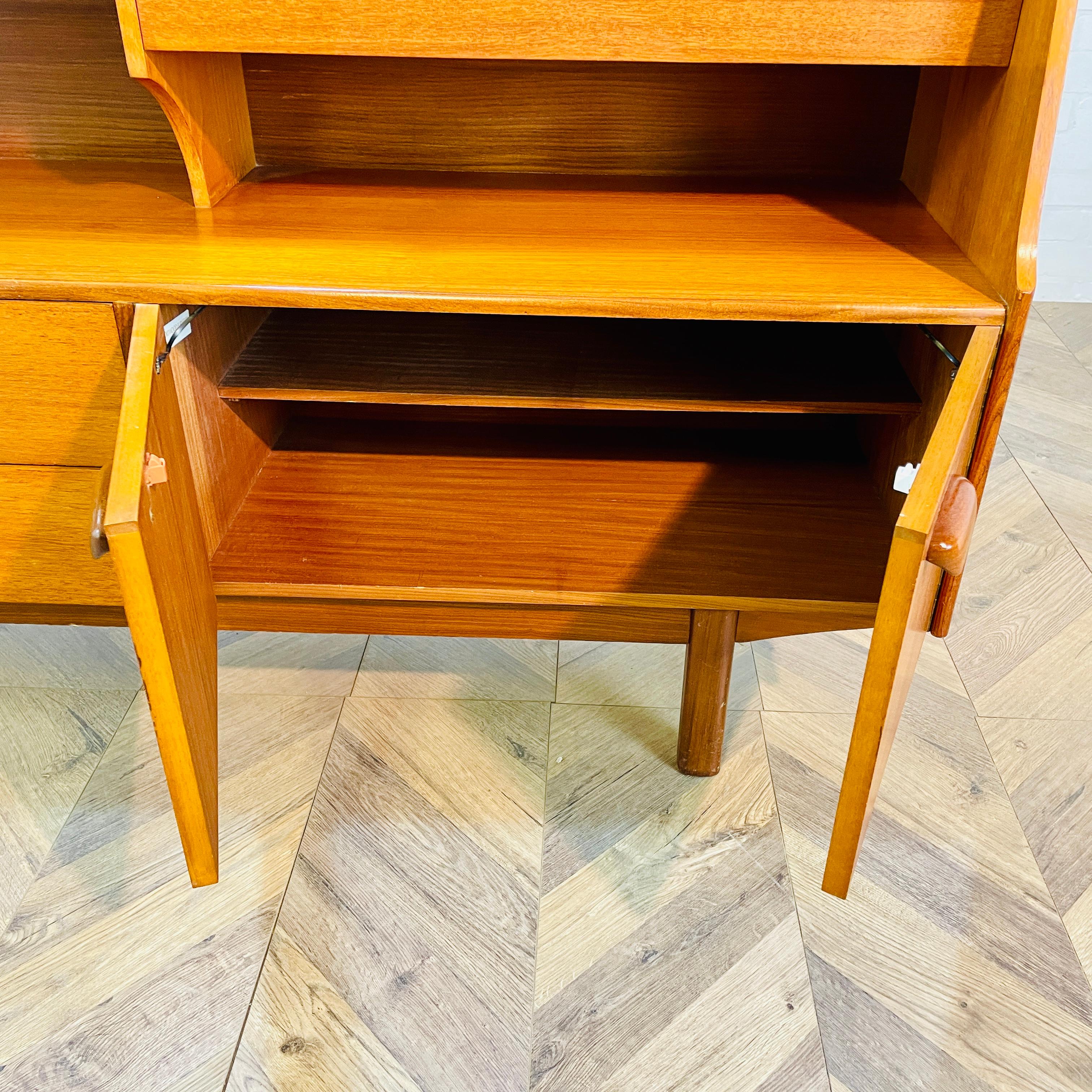 Mid-Century Sideboard / Highboard aus Teakholz, hergestellt von Portwood Furniture, 1970er Jahre im Zustand „Gut“ im Angebot in Ely, GB