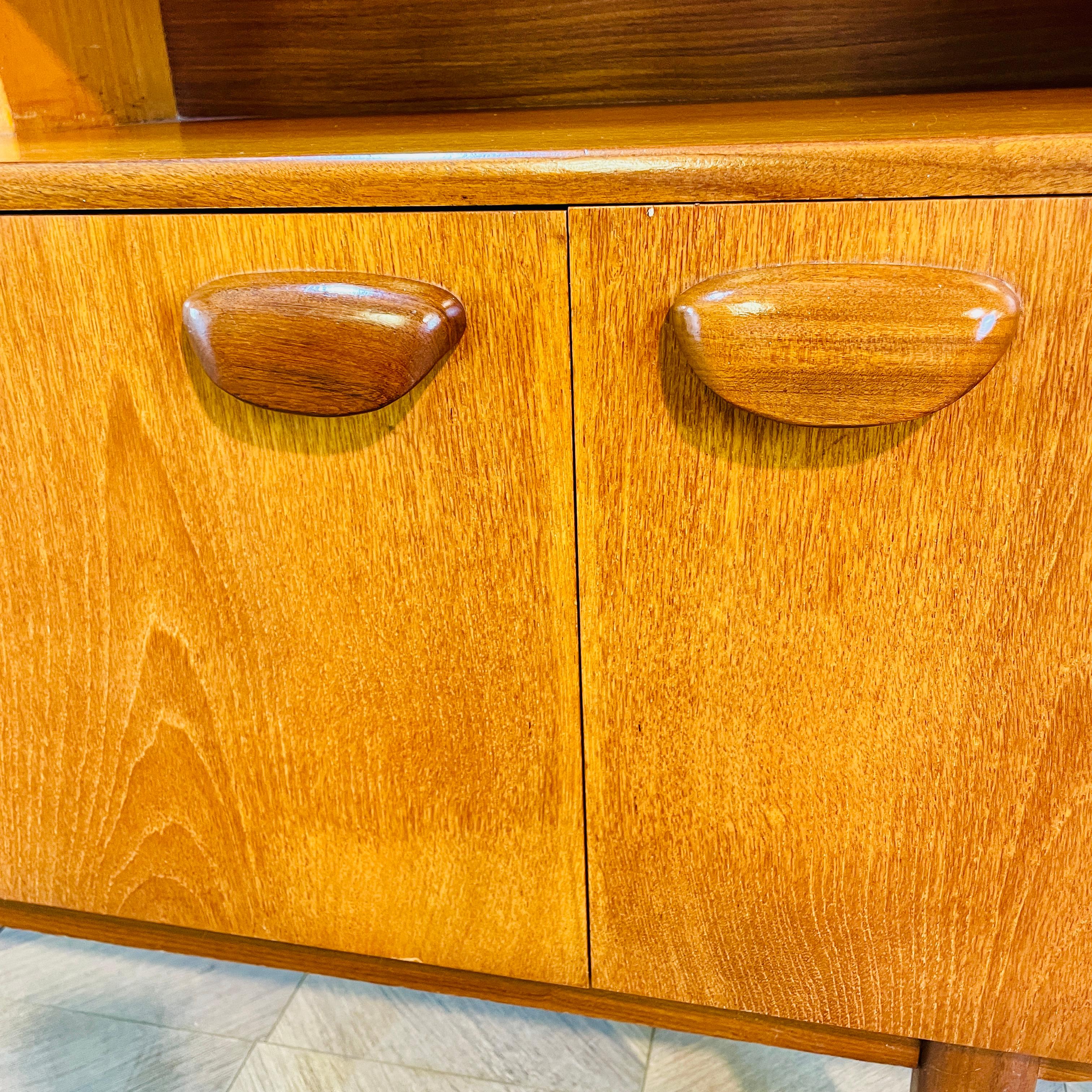 Mid-Century Sideboard / Highboard aus Teakholz, hergestellt von Portwood Furniture, 1970er Jahre (Ende des 20. Jahrhunderts) im Angebot