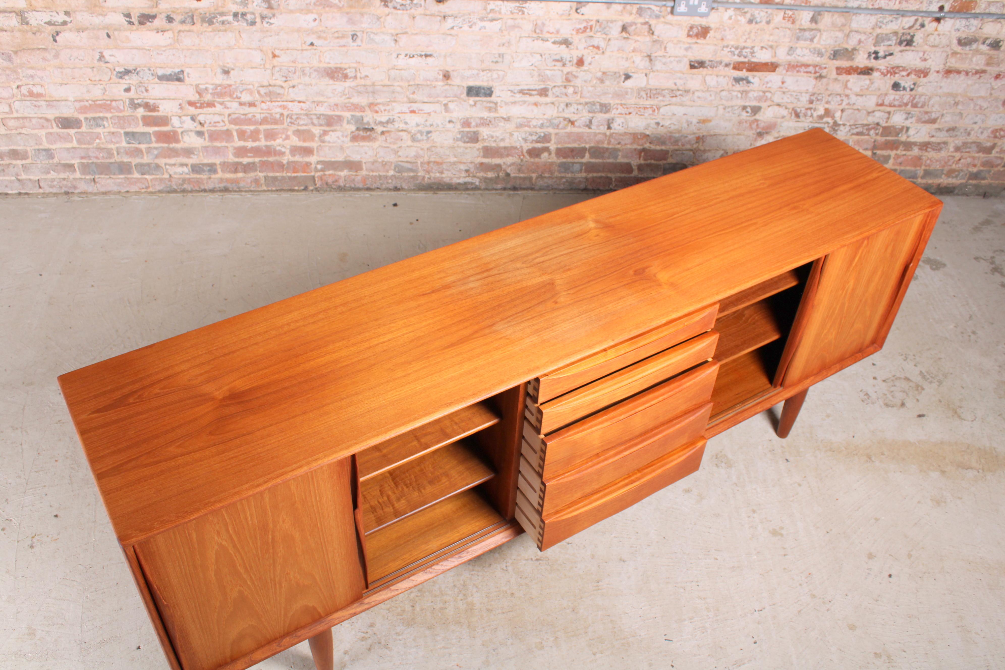 Mid-Century Teak Sideboard in the Manner of Arne Vodder by Dyrlund, Denmark 3