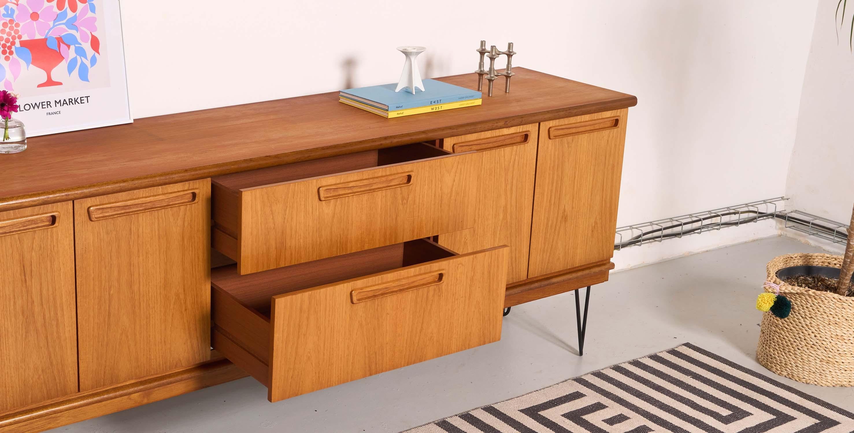 Mid century teak sideboard, metal hairping legs, 200cm In Fair Condition In BRUNOY, FR