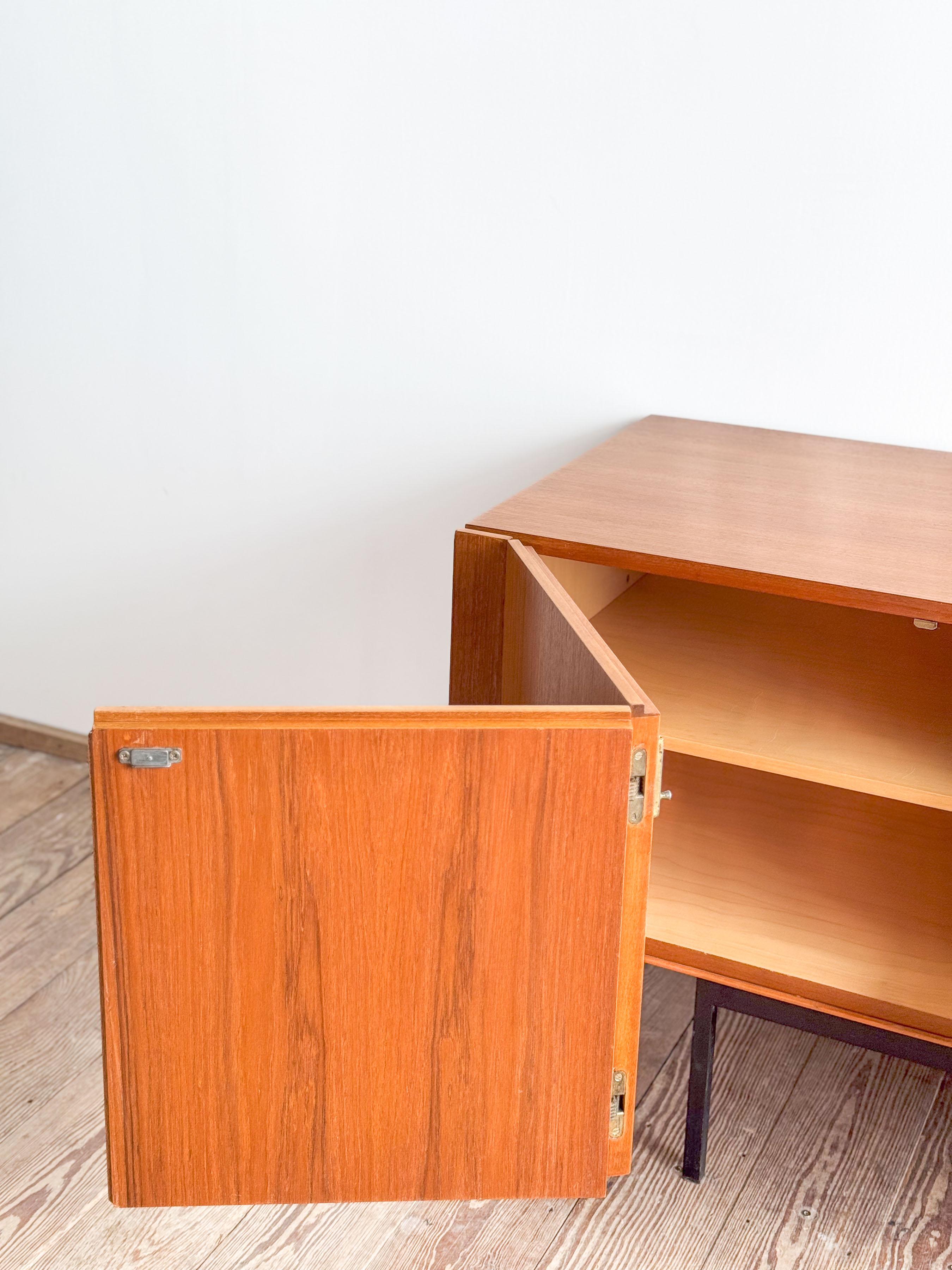 Credenza o credenza in teak B20 di metà secolo di Dieter Waeckerlin, Behr, Germania in vendita 8