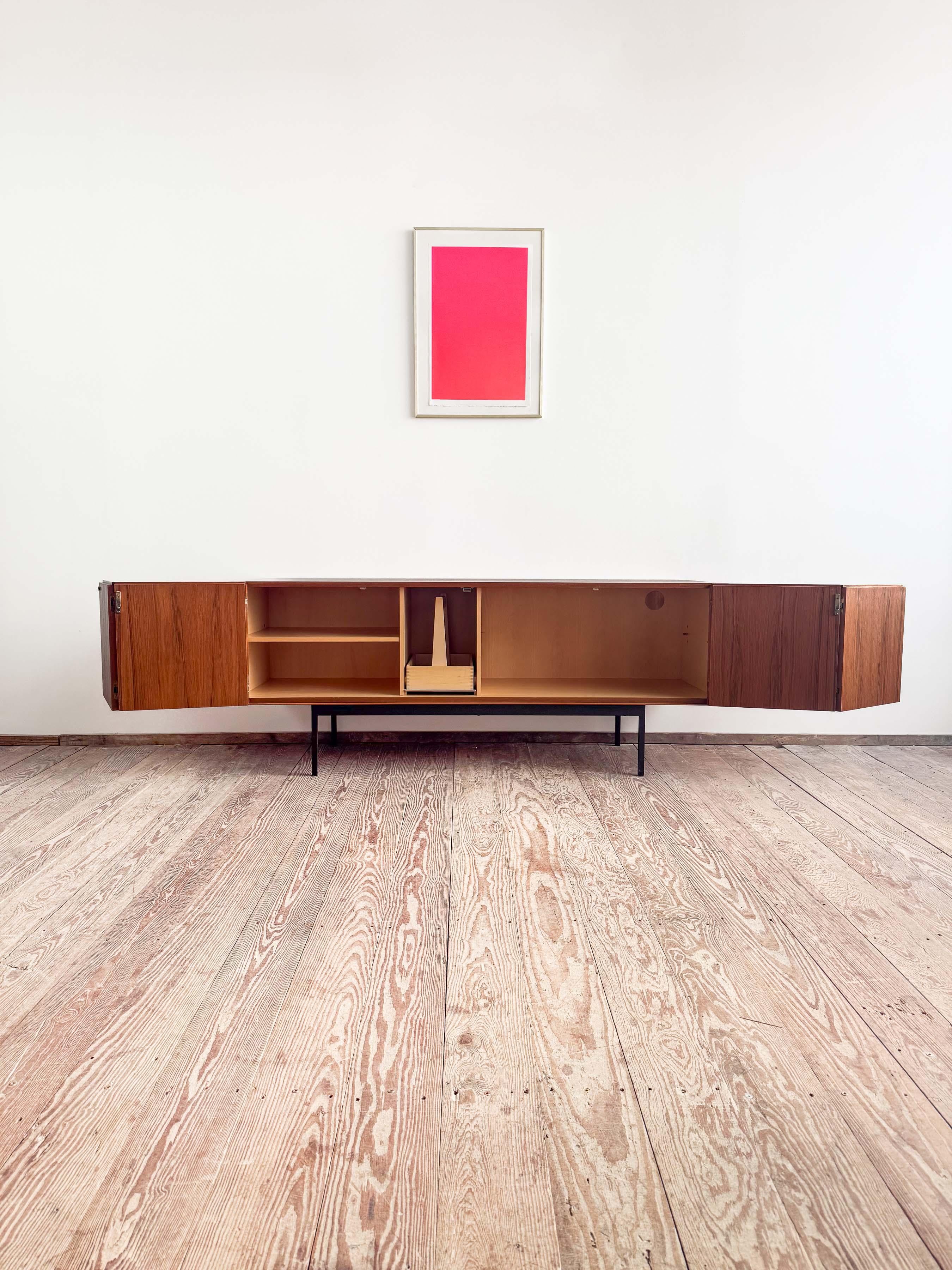 Credenza o credenza in teak B20 di metà secolo di Dieter Waeckerlin, Behr, Germania In condizioni buone in vendita a München, Bavaria