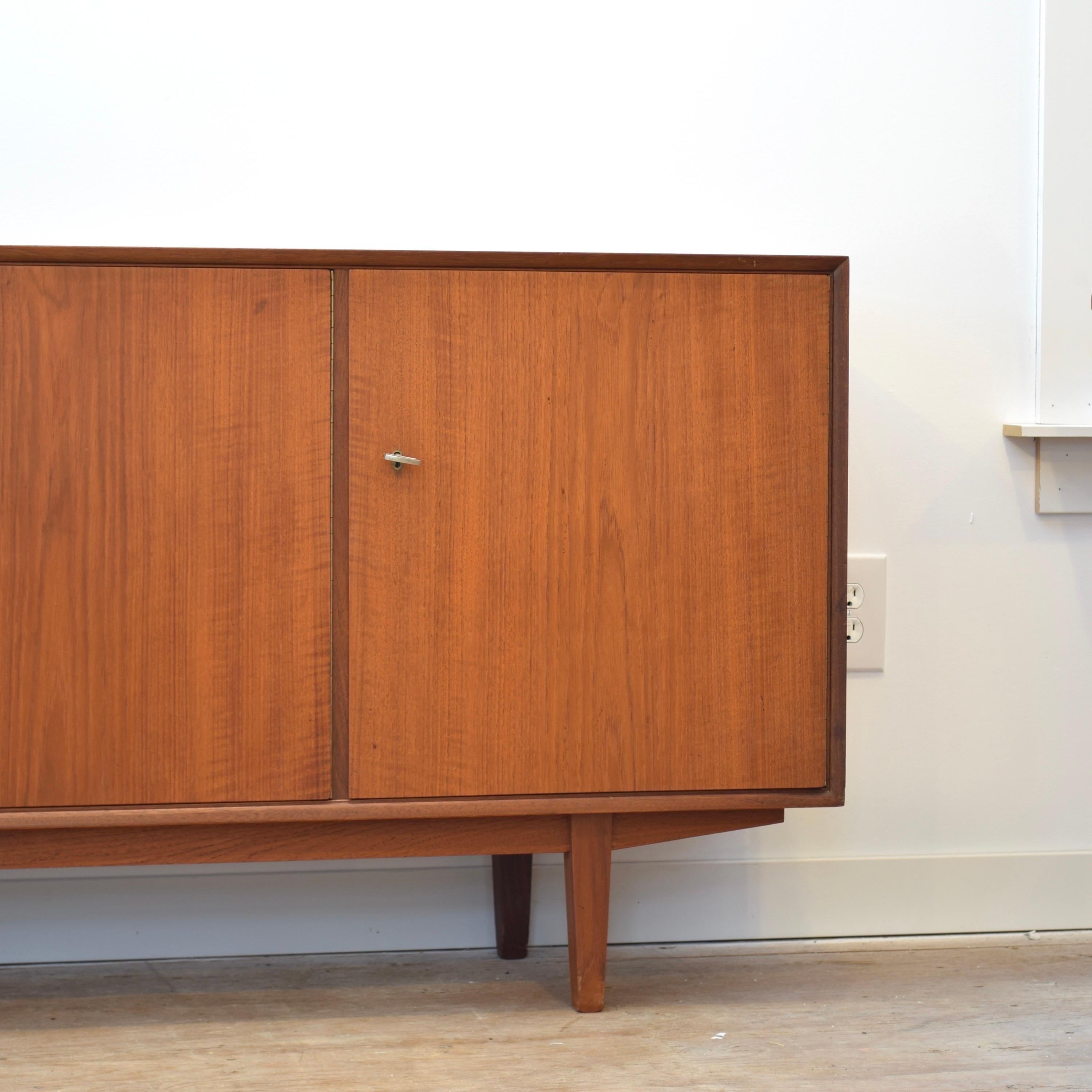 Mid Century Teak Sideboard w/ Locking Doors In Good Condition For Sale In Puslinch, ON