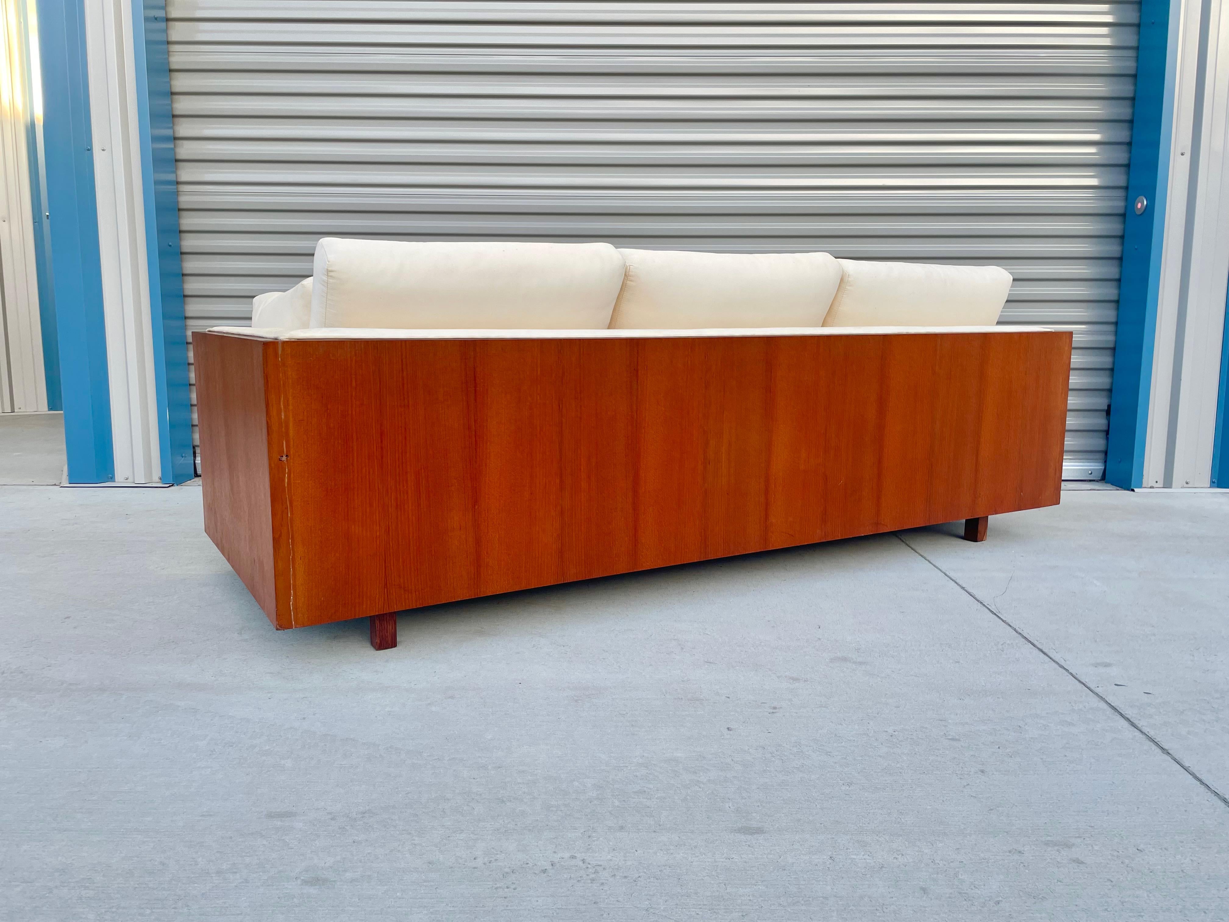 Midcentury Teak Sofa in the Style of Milo Baughman For Sale 7