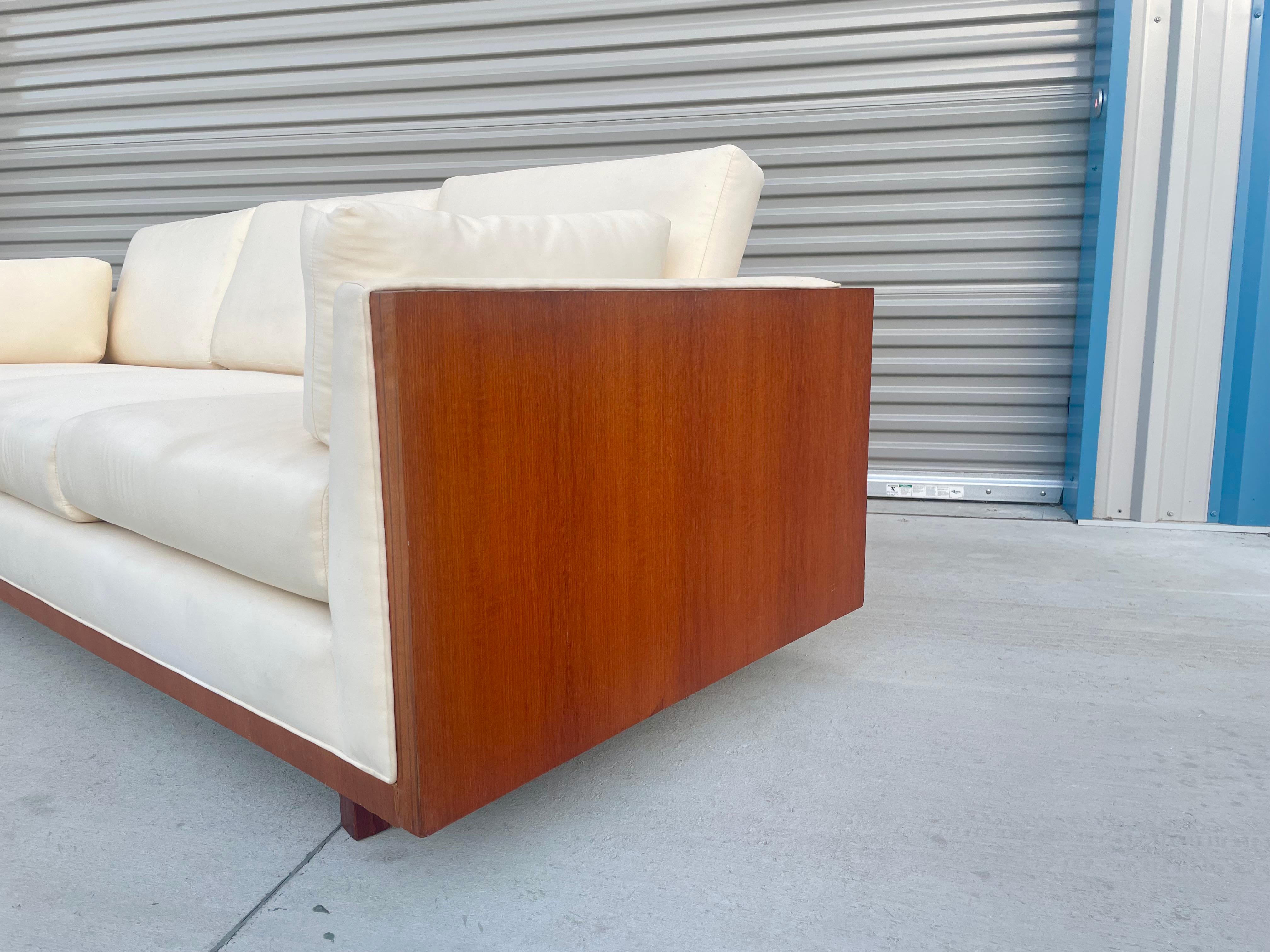 Midcentury Teak Sofa in the Style of Milo Baughman For Sale 2