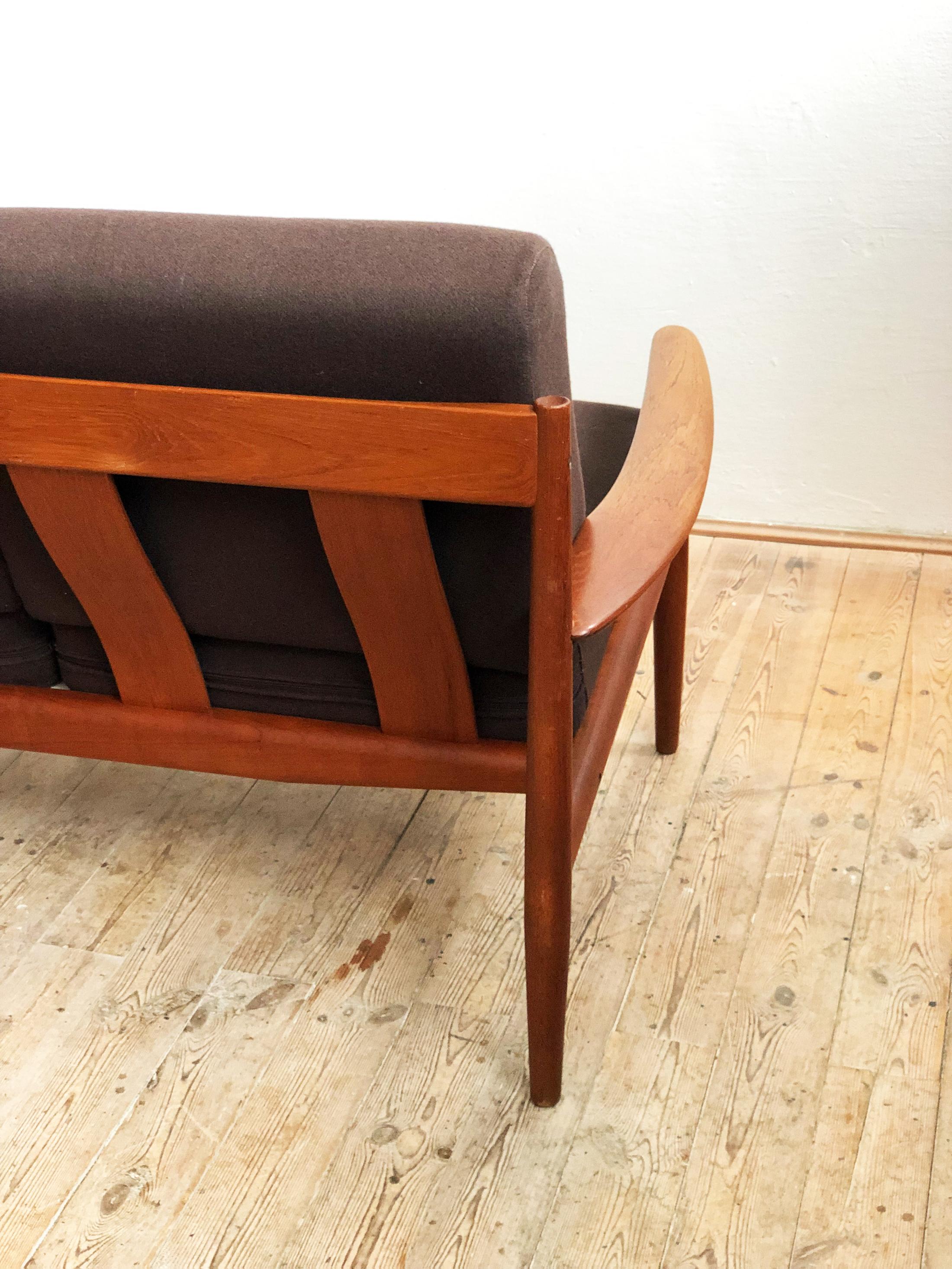 Midcentury Teak Sofa with Brown Upholstery by Grete Jalk For France & Son In Good Condition For Sale In Munich, Bavaria