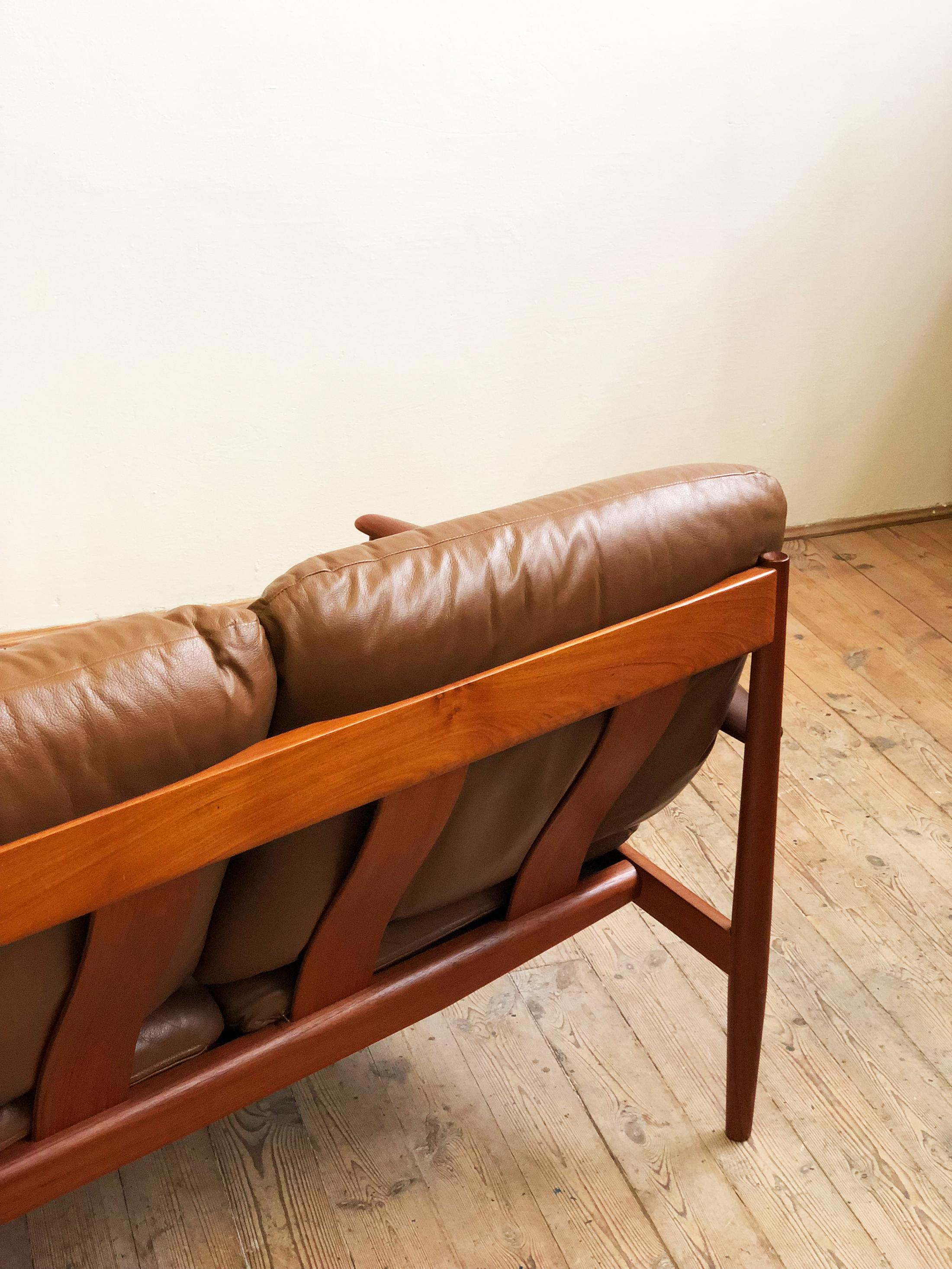 Midcentury Teak Sofa with Leather Cushions by Grete Jalk for Cado For Sale 3