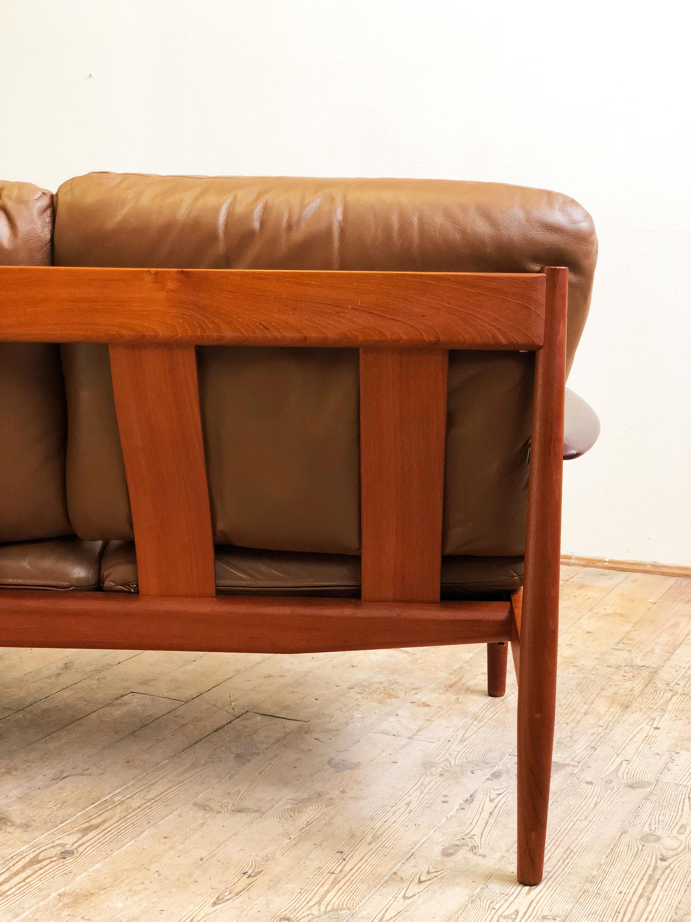 Midcentury Teak Sofa with Leather Cushions by Grete Jalk for Cado For Sale 2