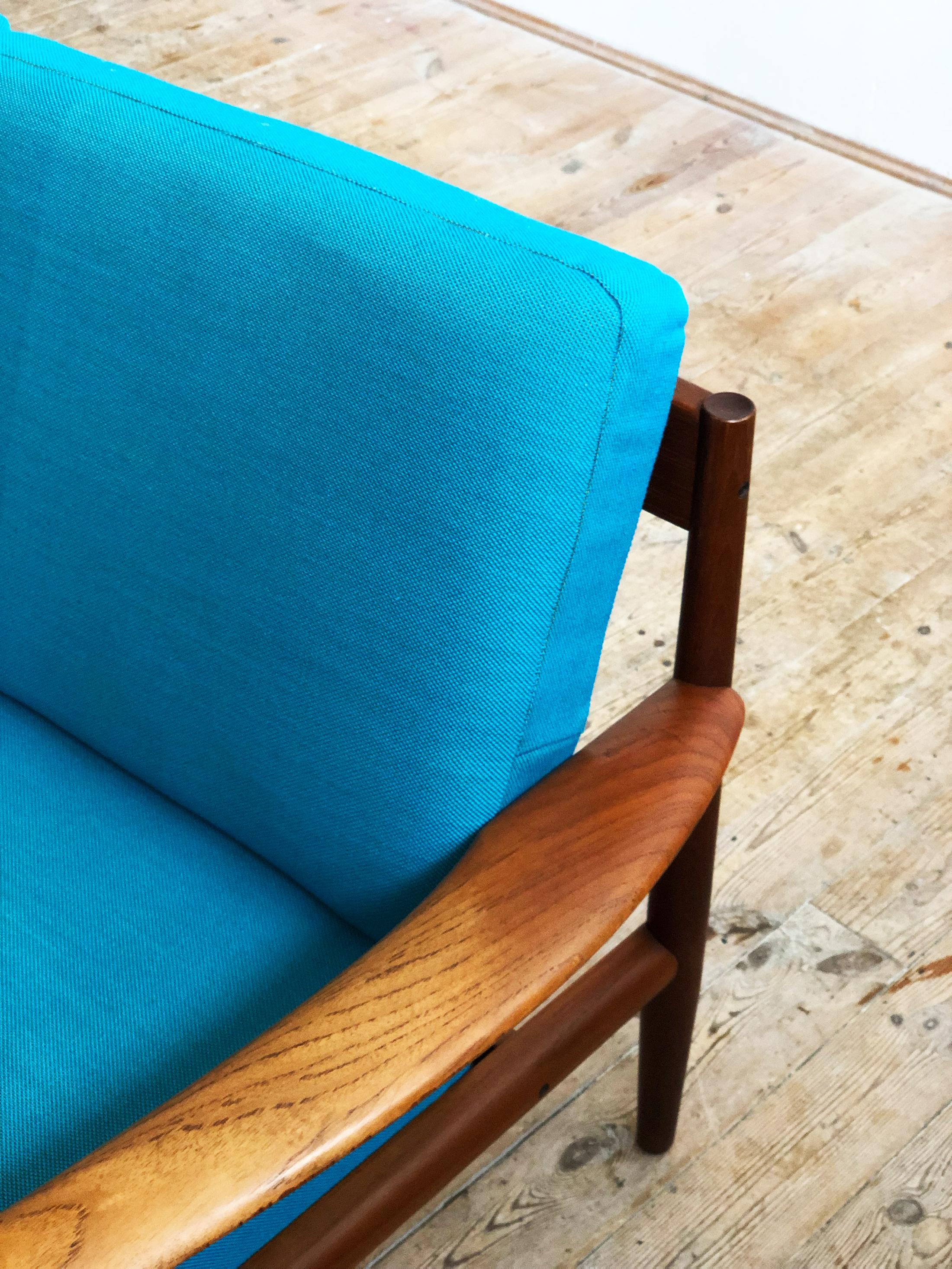 Midcentury Teak Sofa with Turquoise Upholstery by Grete Jalk for France & Son  For Sale 3