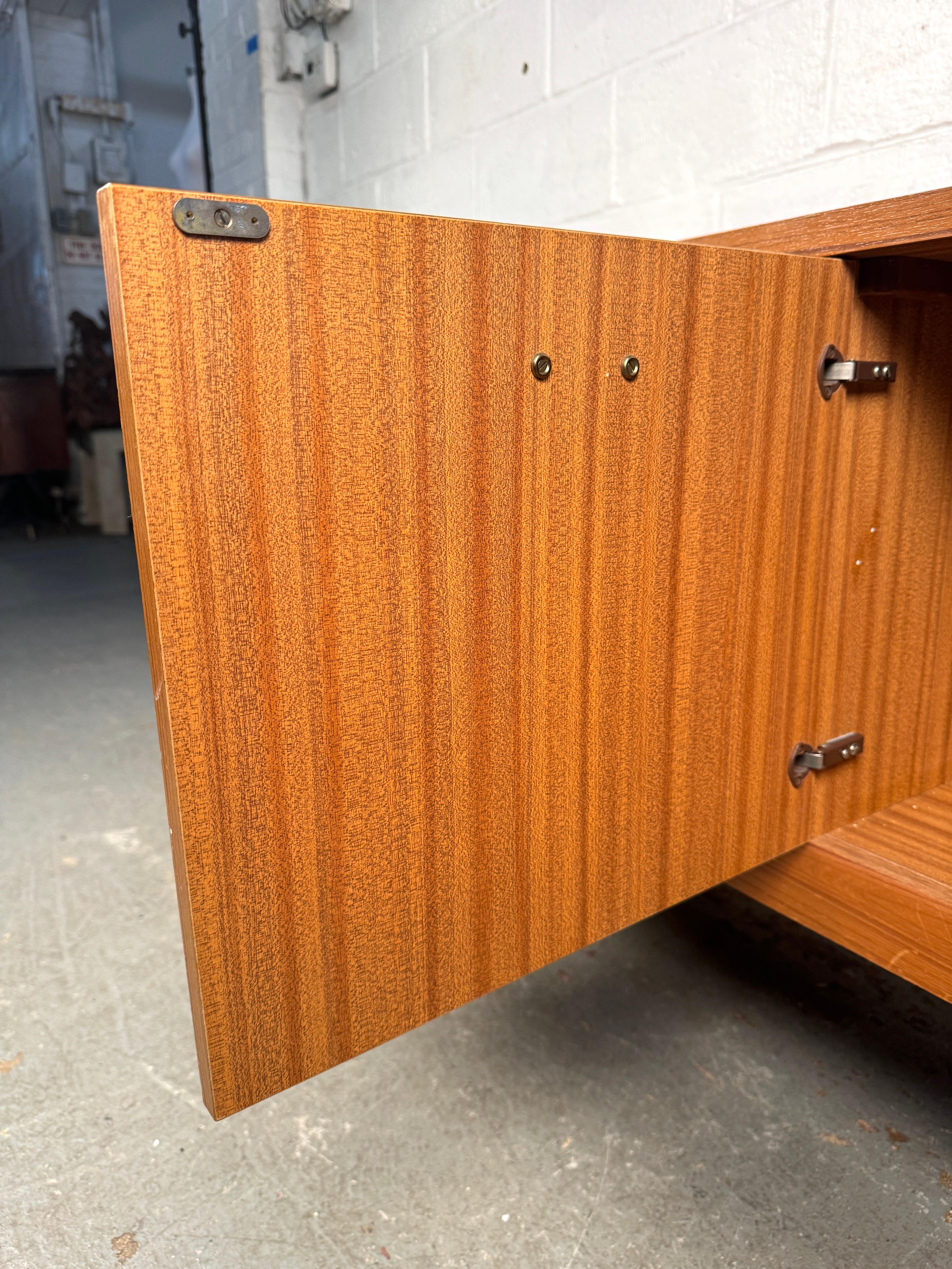 Credenza 