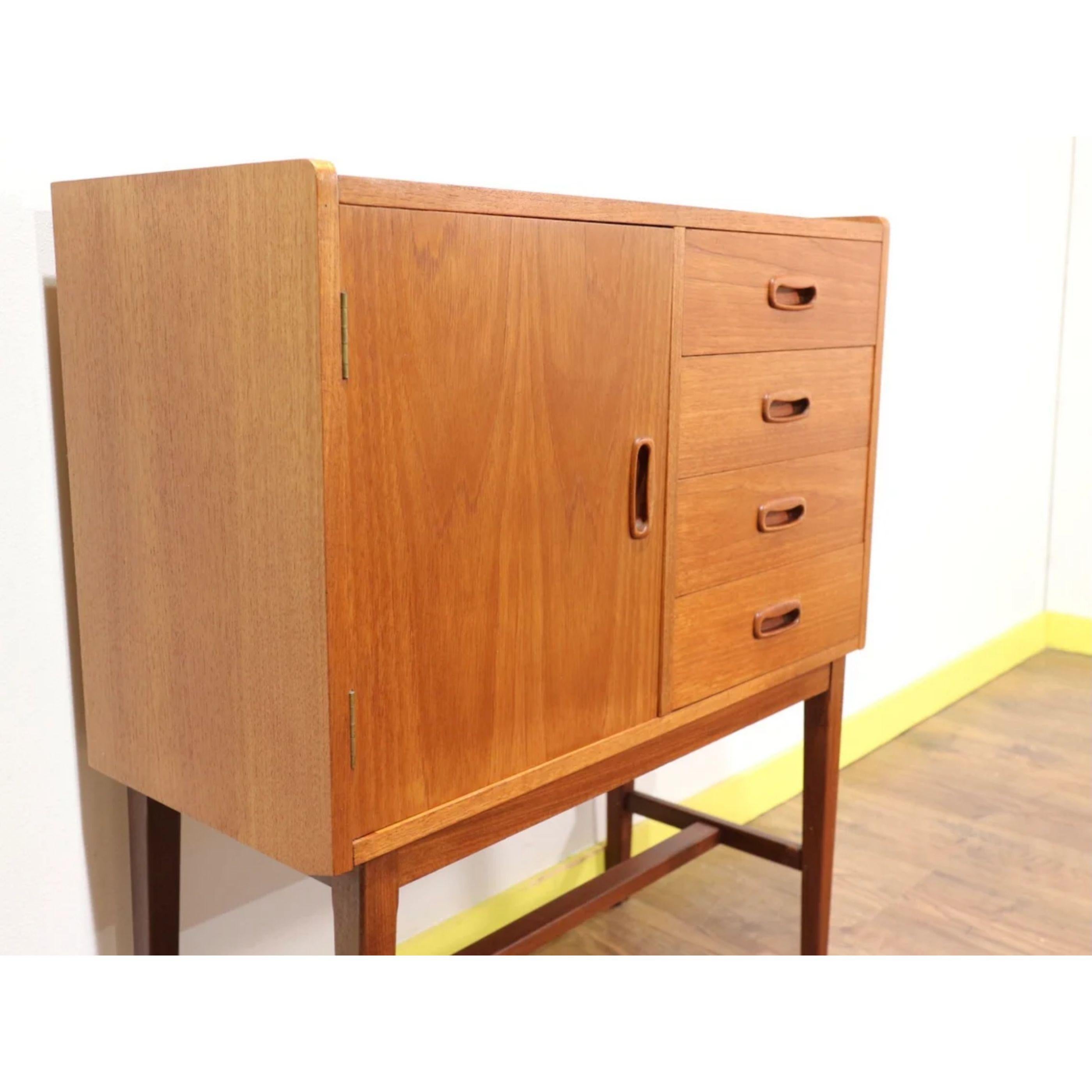 Mid Century Teak Storage Entryway Media Dispaly Cabinet Danish G Plan ...