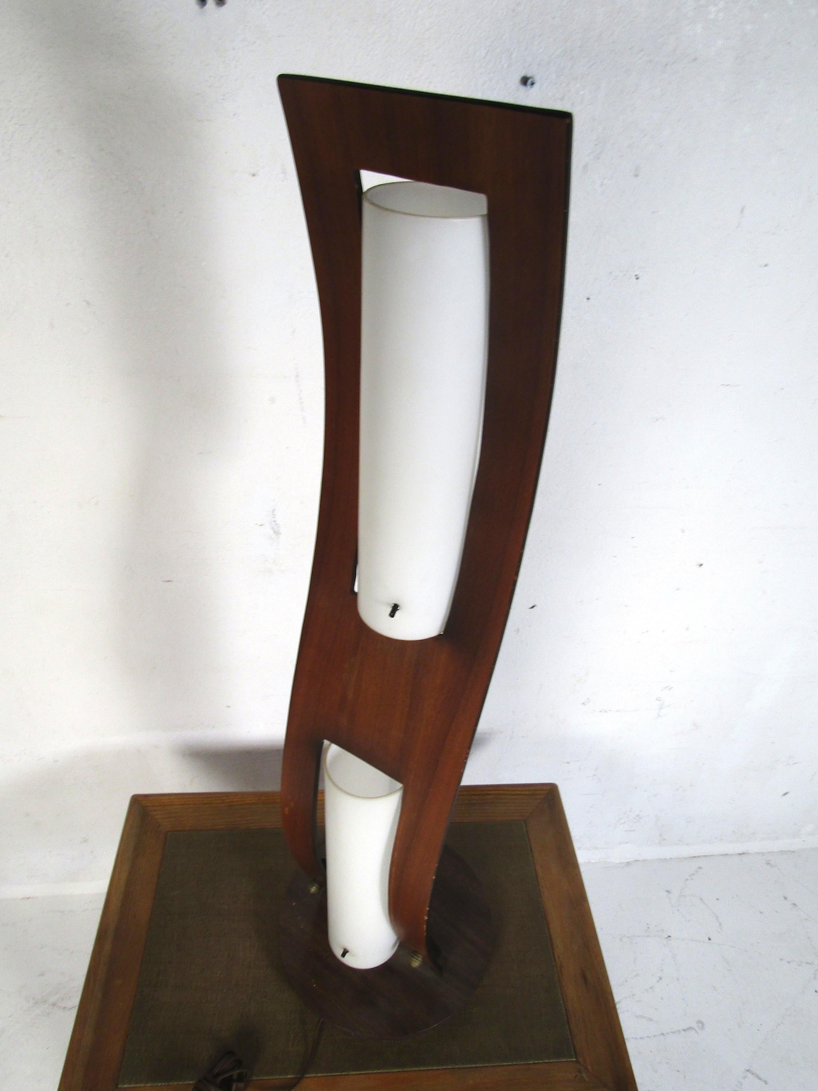Mid-Century 'S' Frame Table Lamp 9