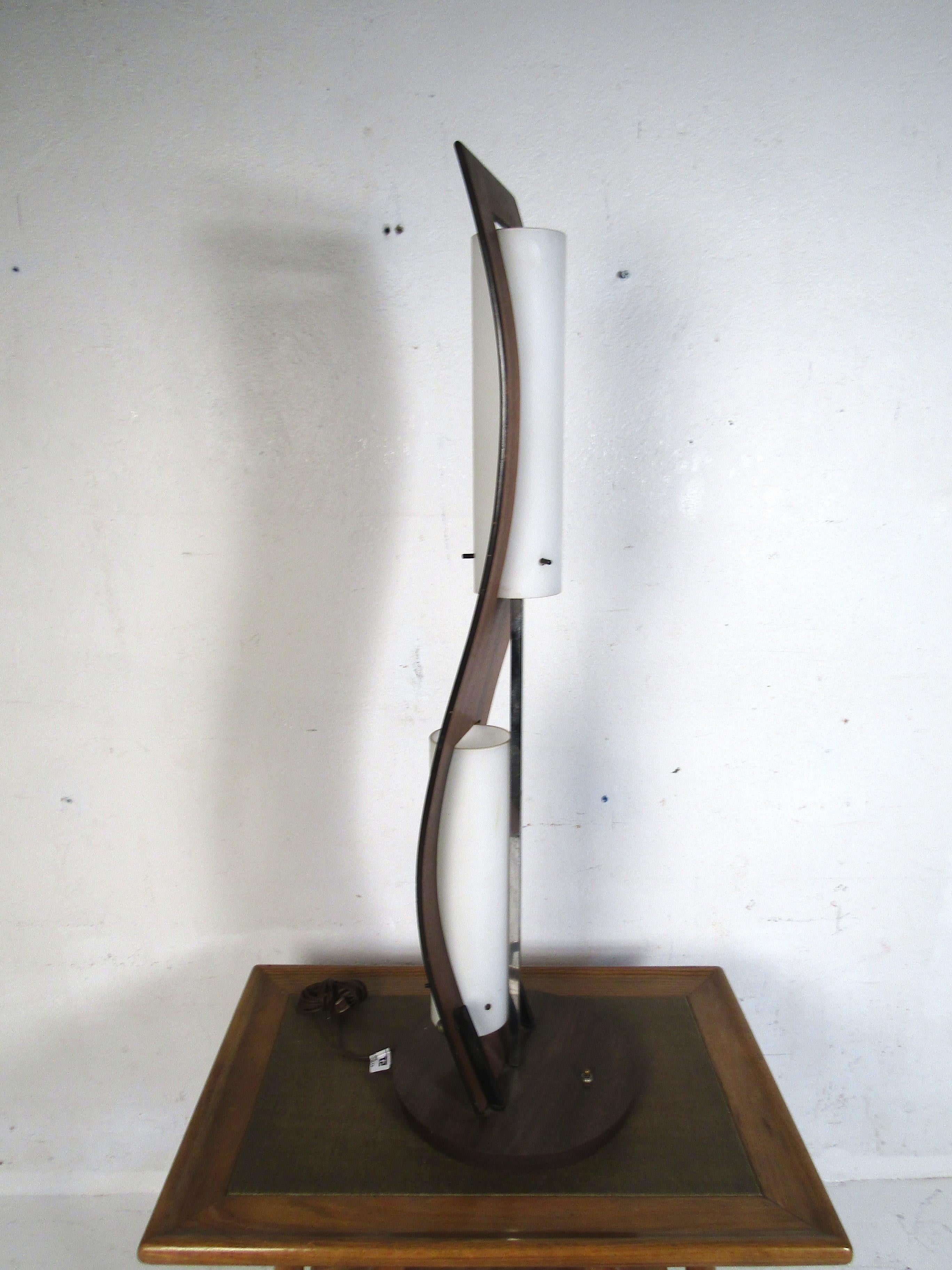 Mid-Century Table Lamp For Sale 1