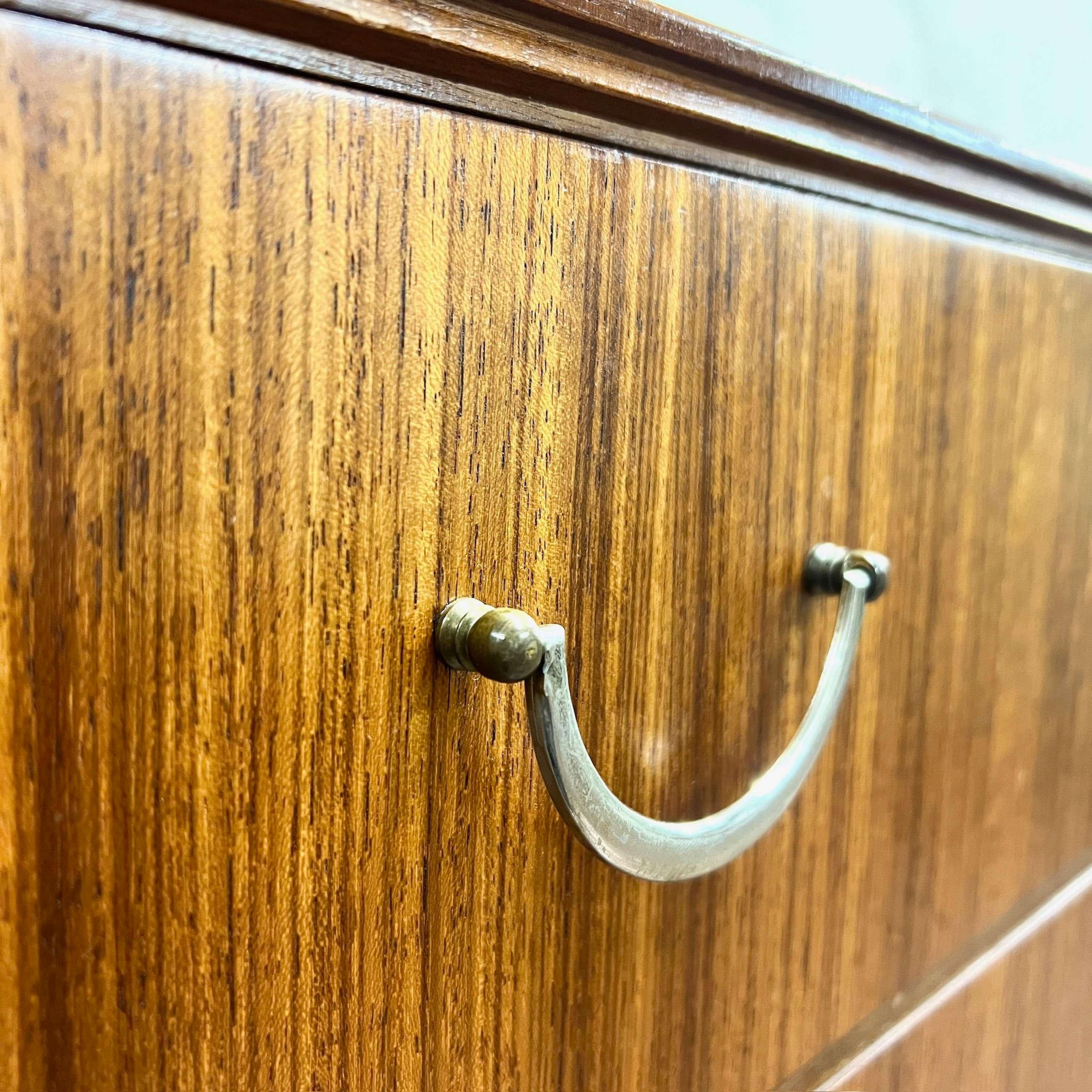 Cassettiera Tallboy in teak del Medioevo di Meredew In condizioni buone in vendita a Southampton, GB