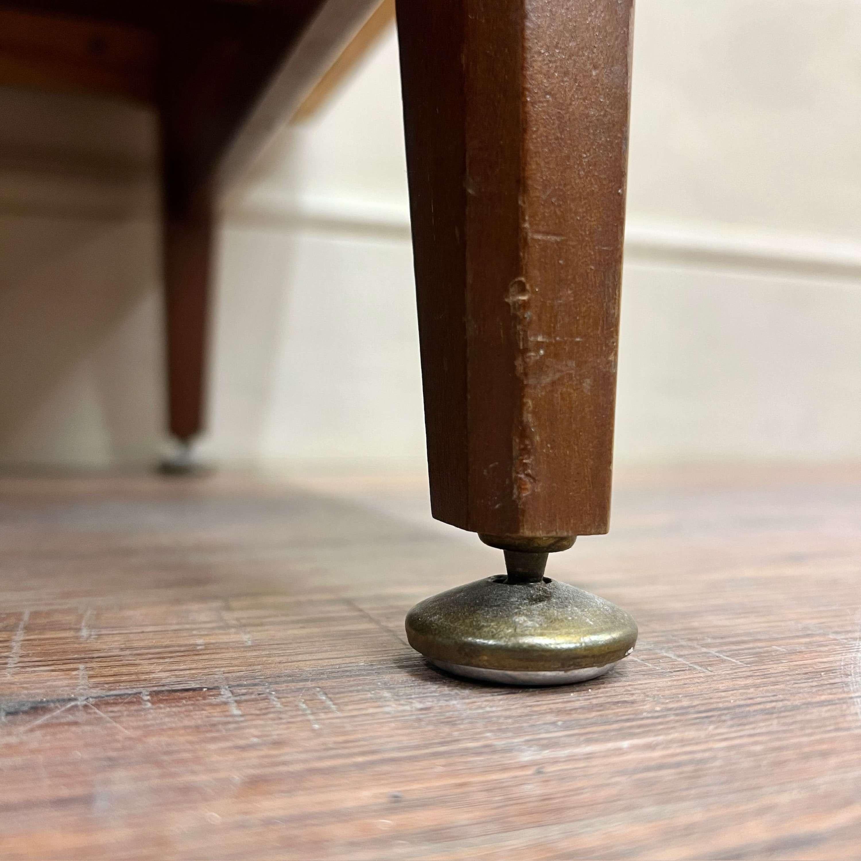 Cassettiera Tallboy in teak del Medioevo di Meredew in vendita 2