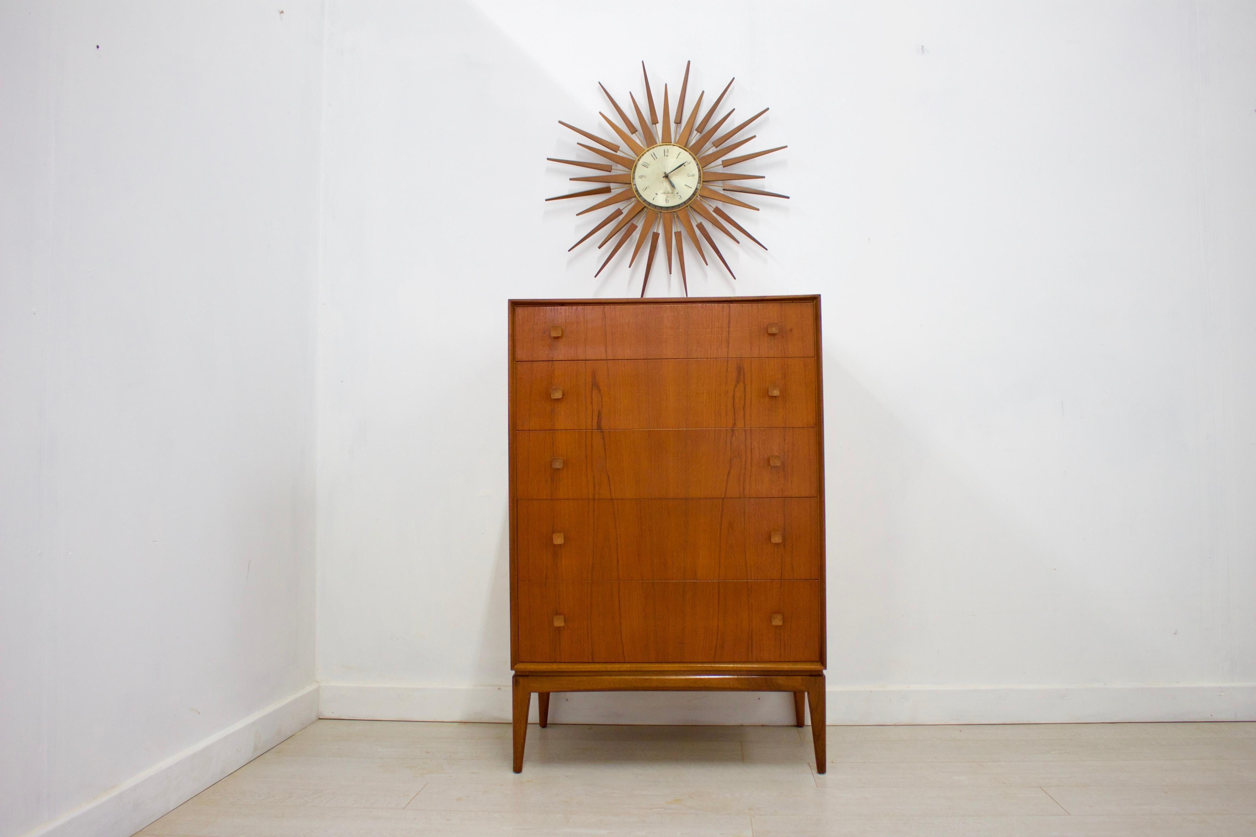 Midcentury design
- midcentury chest of drawers
- Manufactured in the UK by McIntosh
- Made from teak and teak veneer.