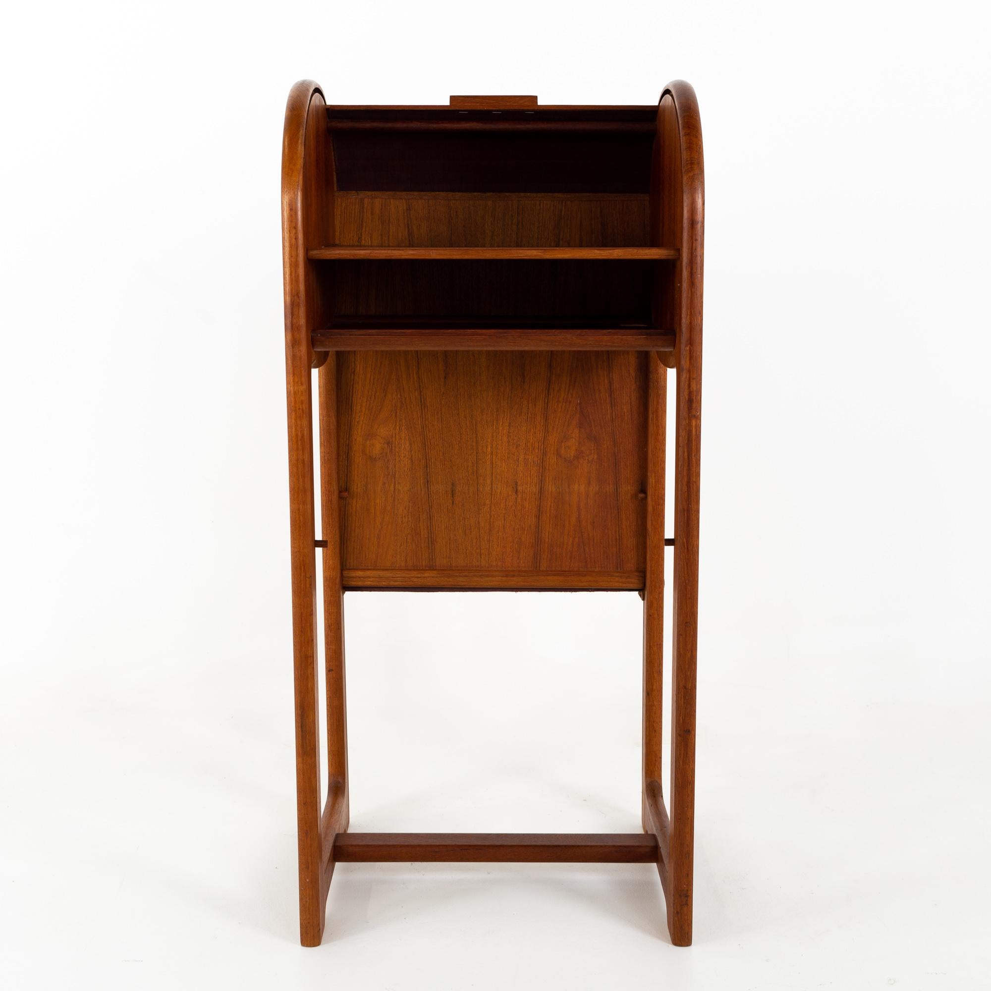 Mid Century Danish Teak Tambour Door Foyer Entry Console Phone Table In Good Condition In Countryside, IL