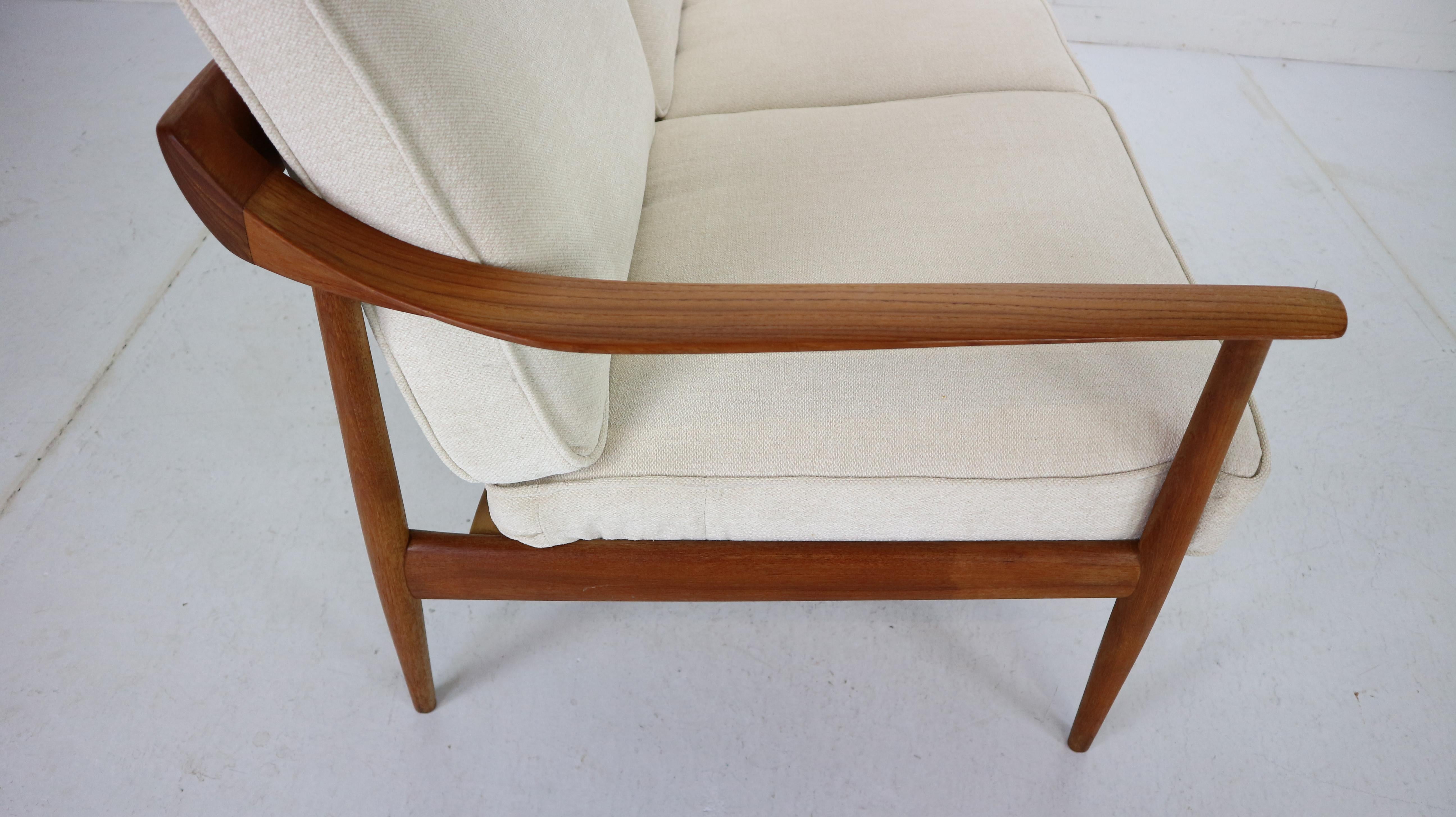 Midcentury Teak Three-Seat Sofa by Knoll Antimott from Willhelm Knoll, 1960 1