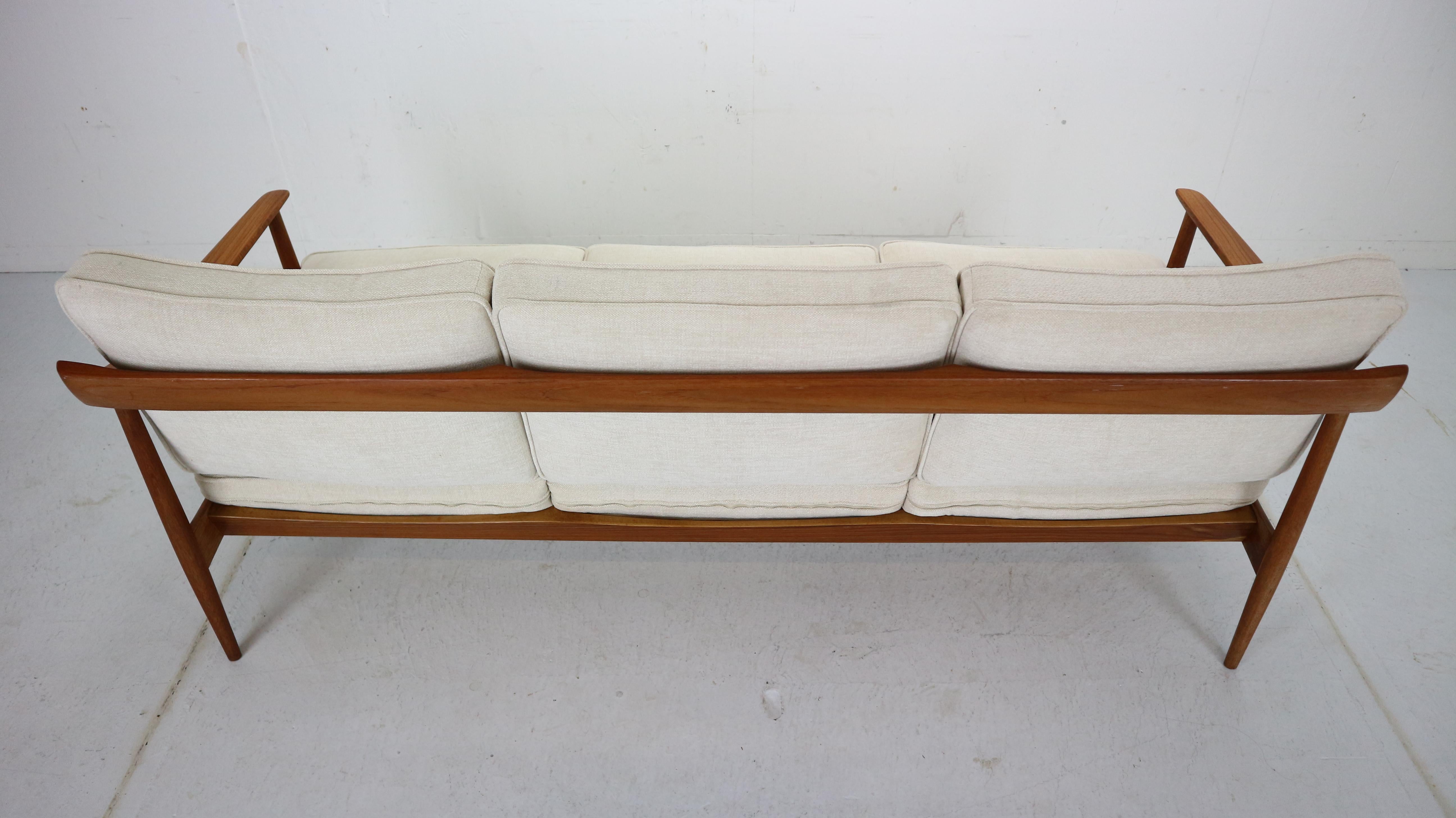 Midcentury Teak Three-Seat Sofa by Knoll Antimott from Willhelm Knoll, 1960 2