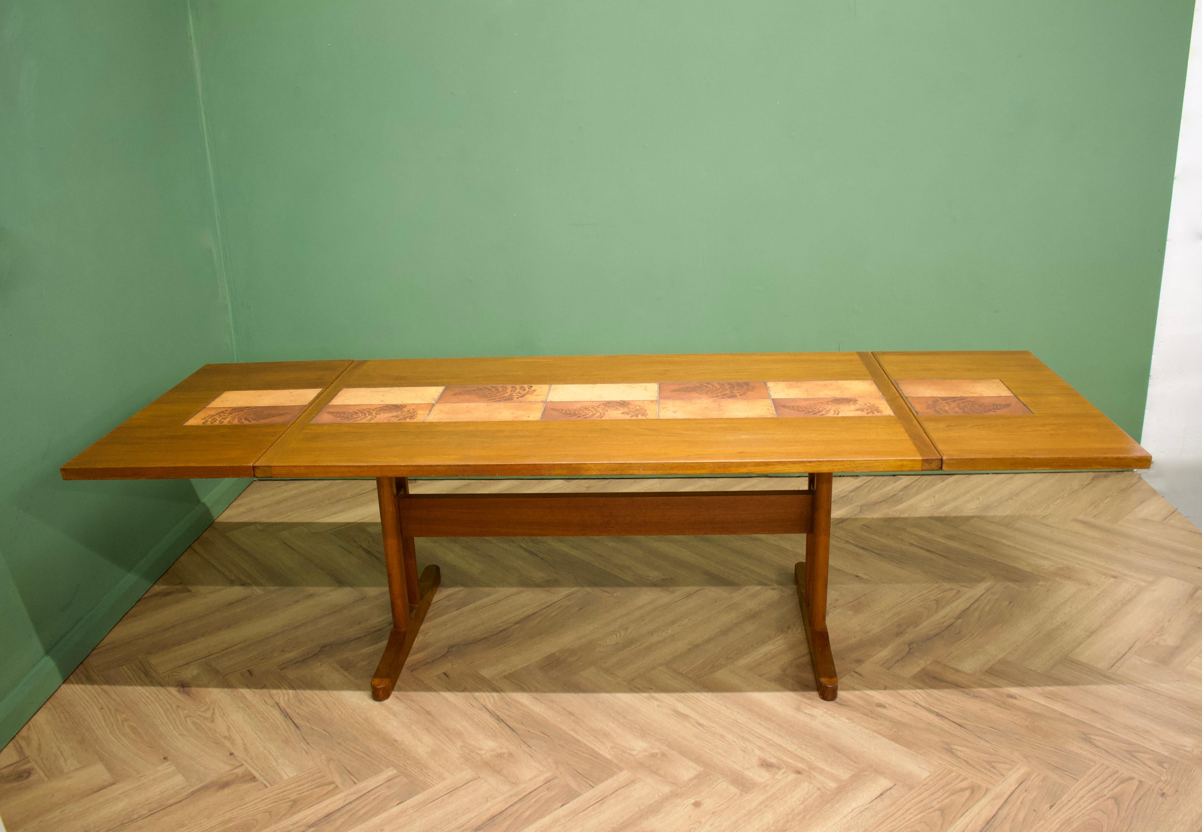 Placage Table de salle à manger à rallonge extensible en teck du milieu du siècle dernier par Ansager Mobler, 1970