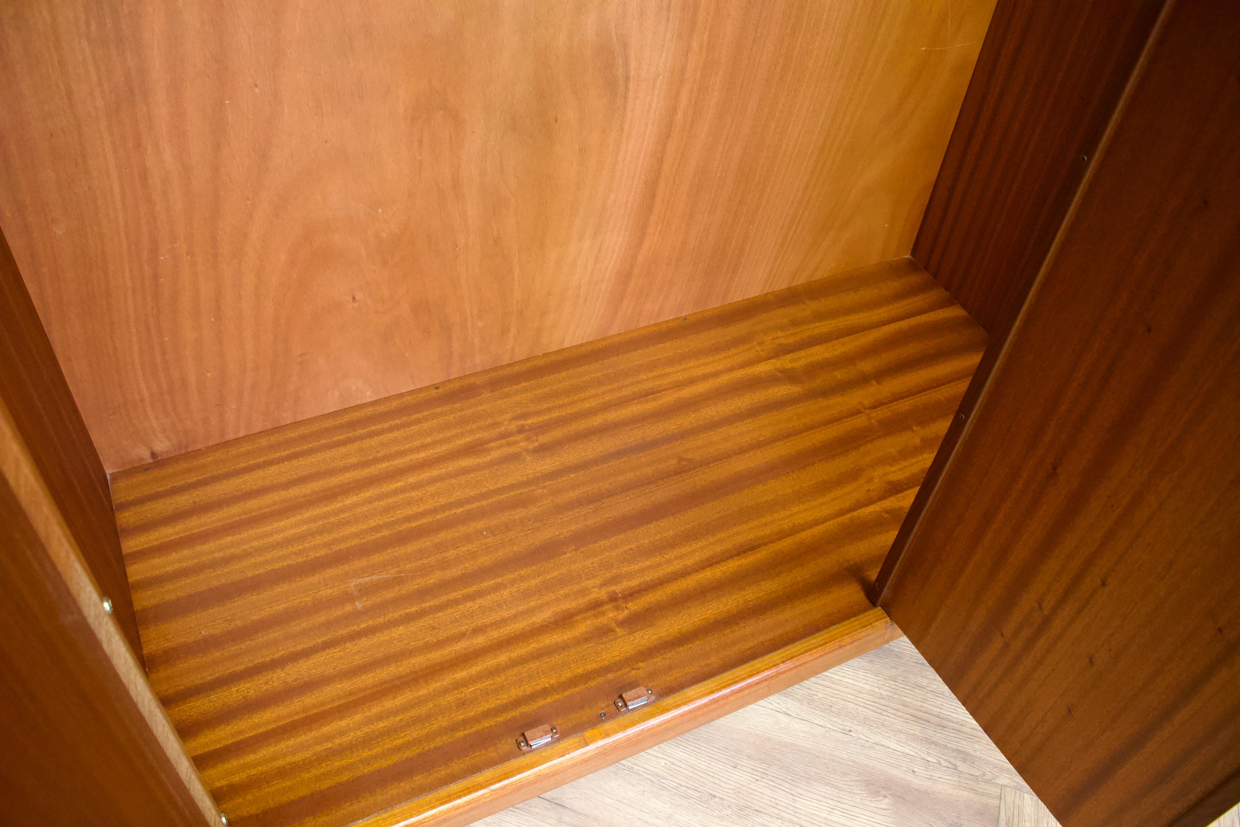 Mid Century Teak Triple Door Wardrobe from Elliots of Newbury 1960s 3