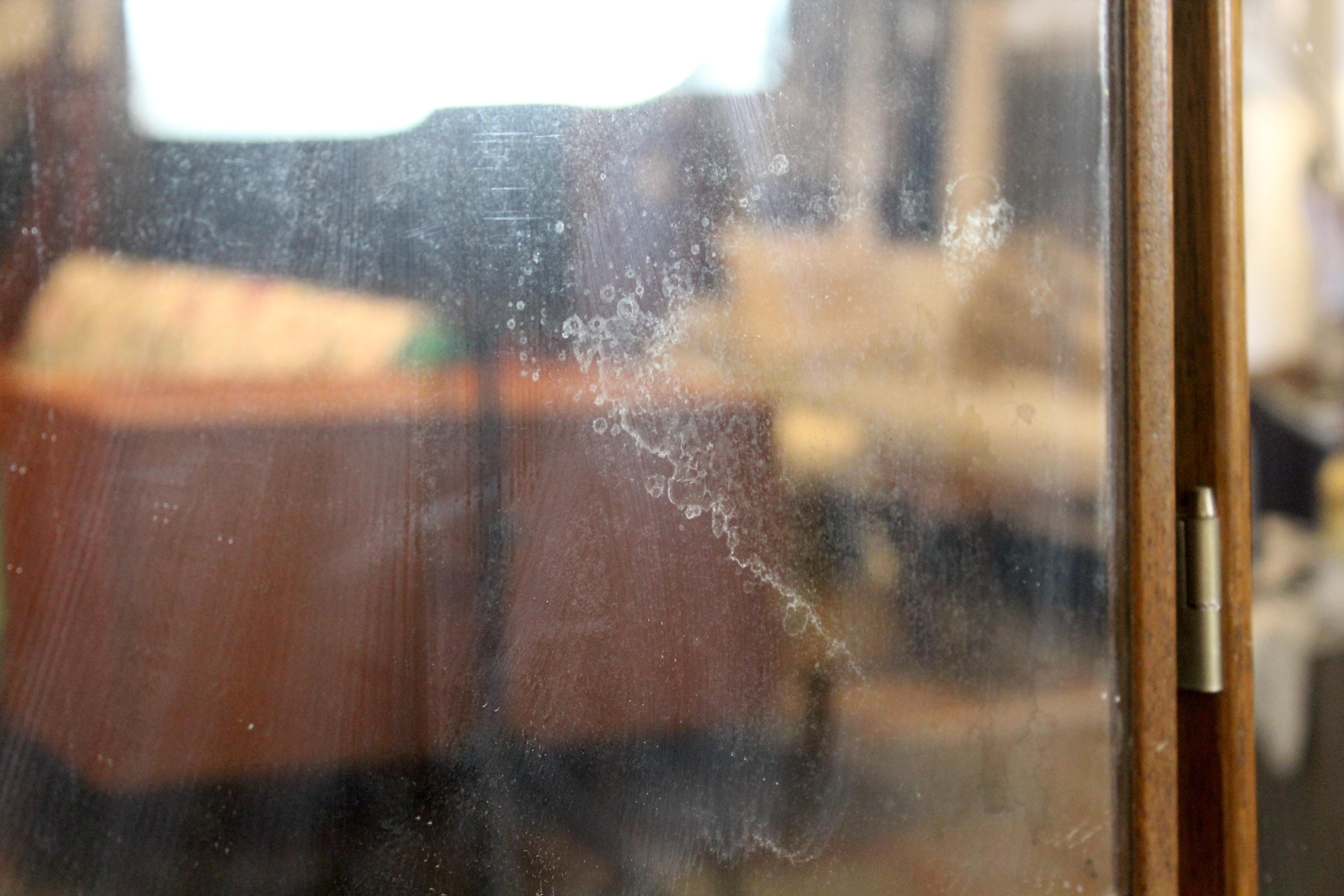 Meuble-lavabo en teck du milieu du siècle en vente 7