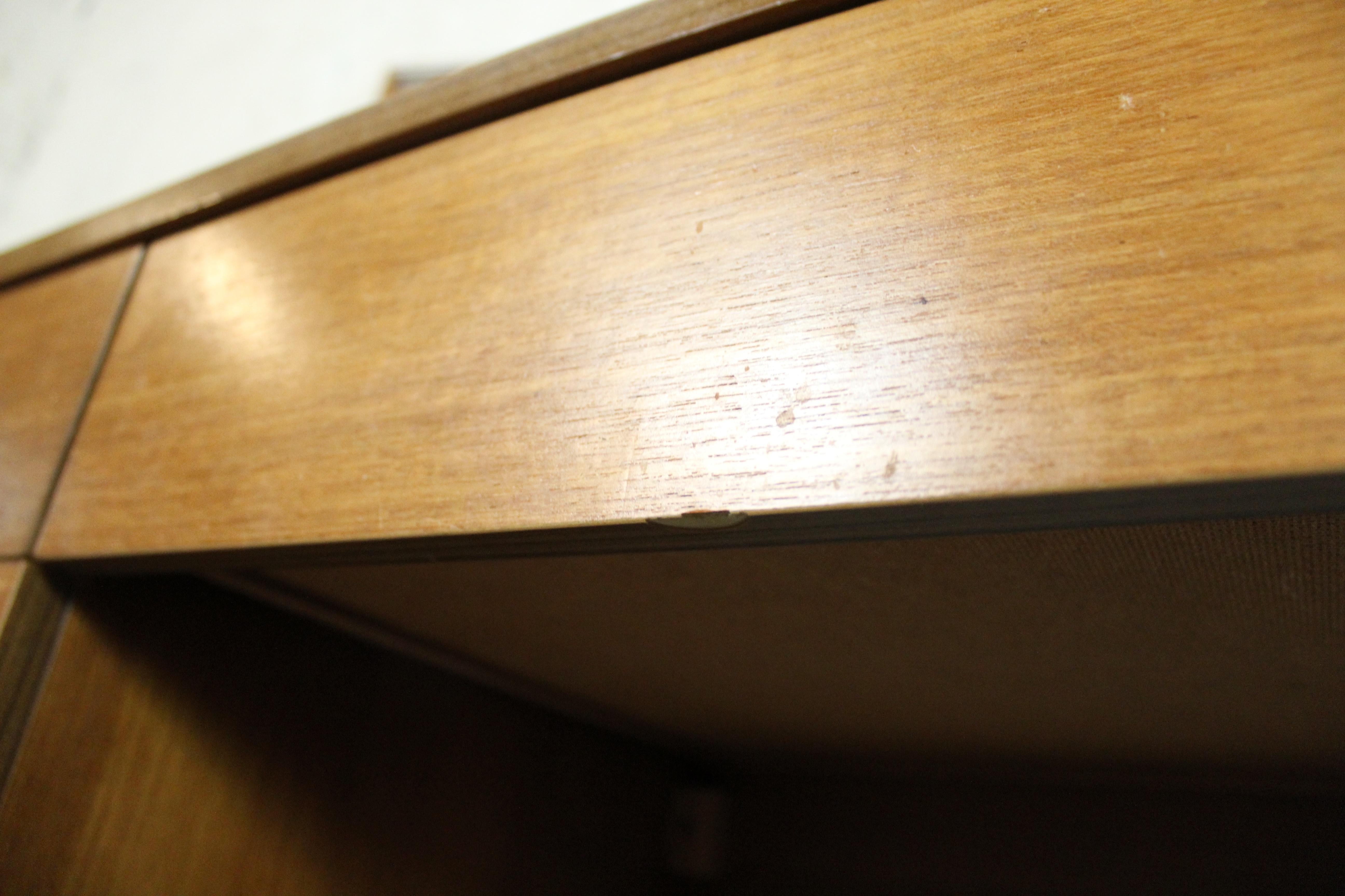 Meuble-lavabo en teck du milieu du siècle en vente 12