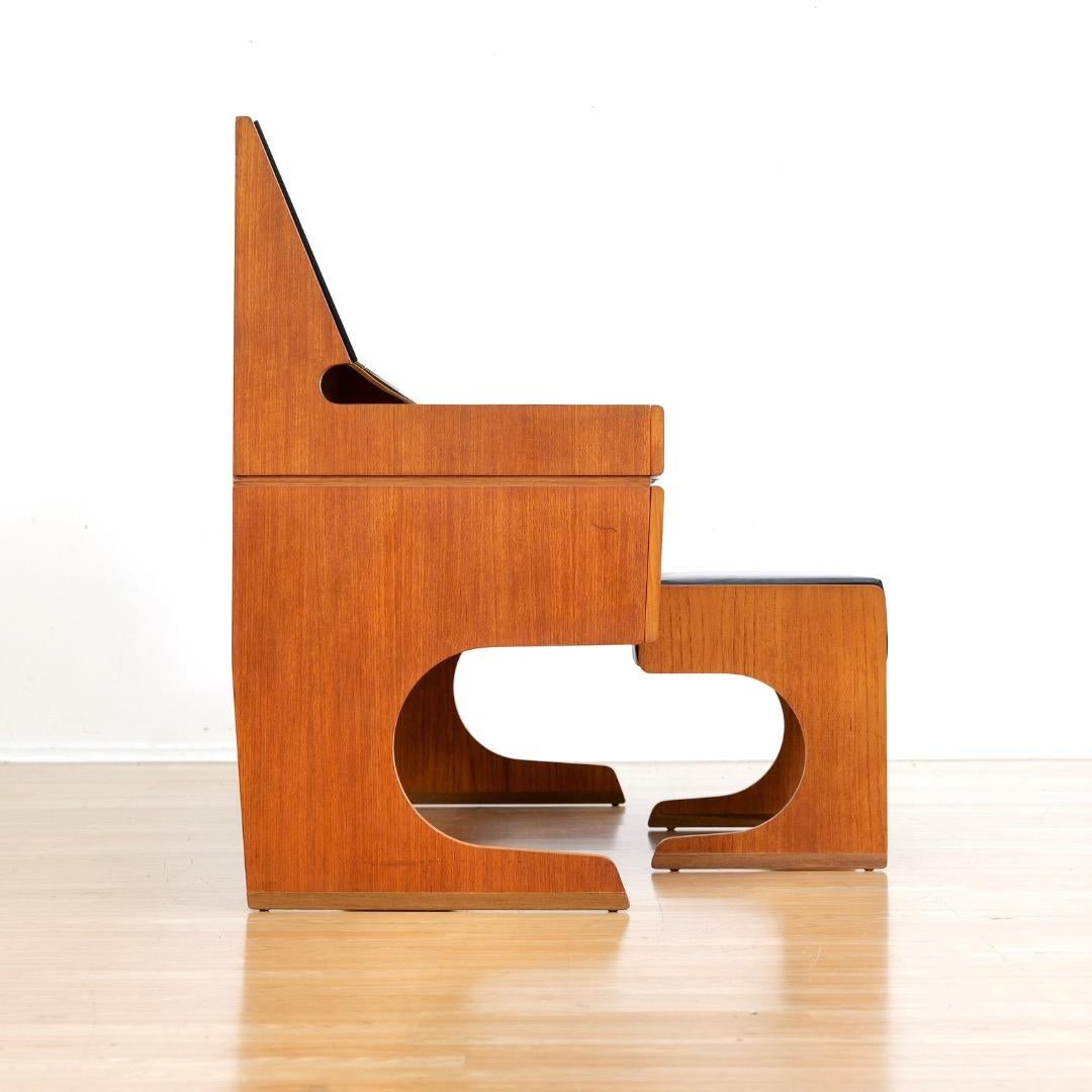 Mid Century Teak Vanity & Stool by Meredew en vente 4